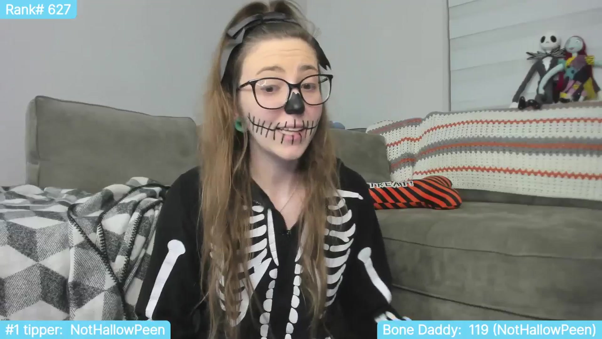 Gallery image thumbnail from TheSharkQueen's myfreecams stream on, 10/31/2023, 01:50 image 10 of 20
