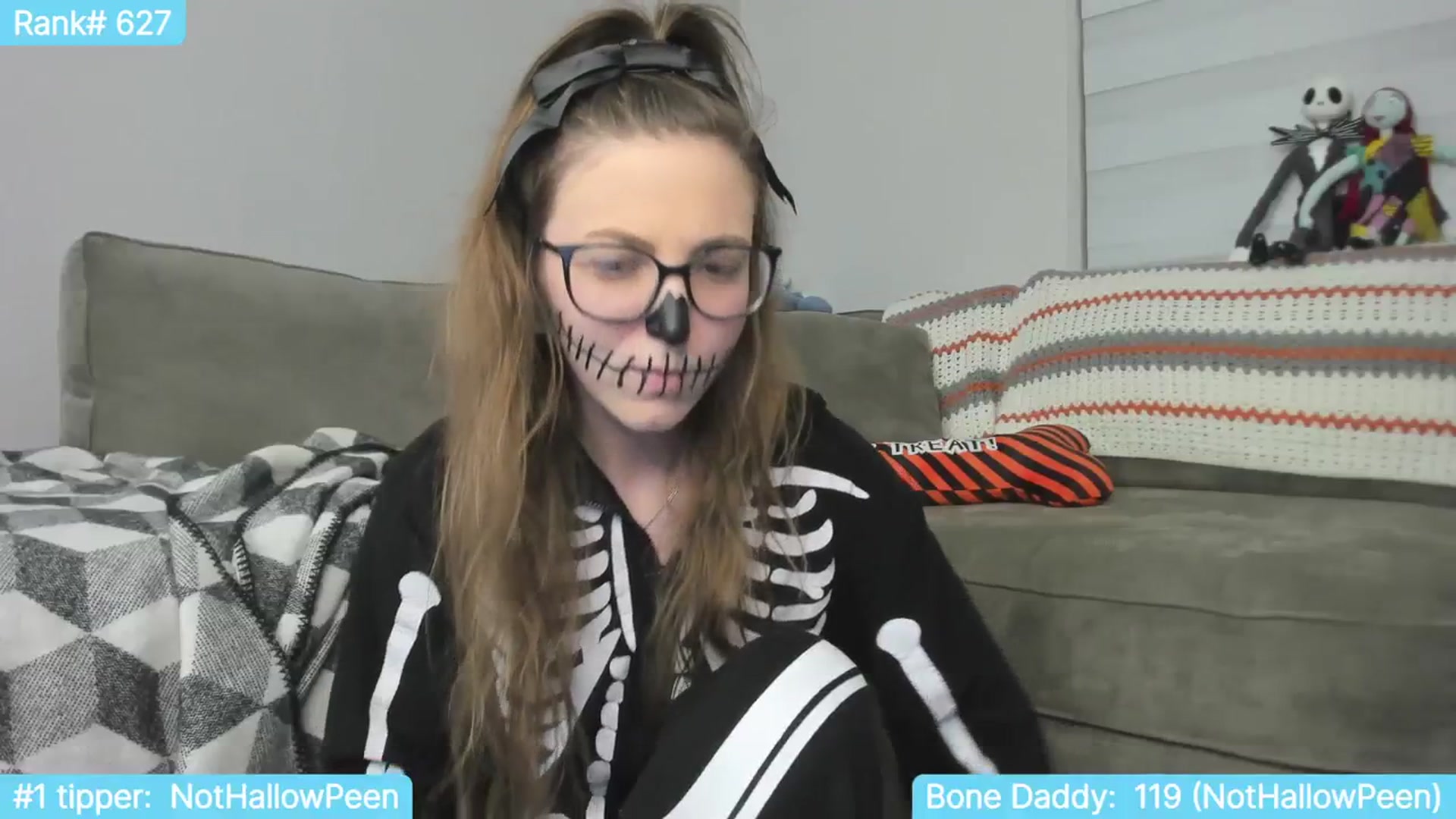 Gallery image thumbnail from TheSharkQueen's myfreecams stream on, 10/31/2023, 01:50 image 12 of 20