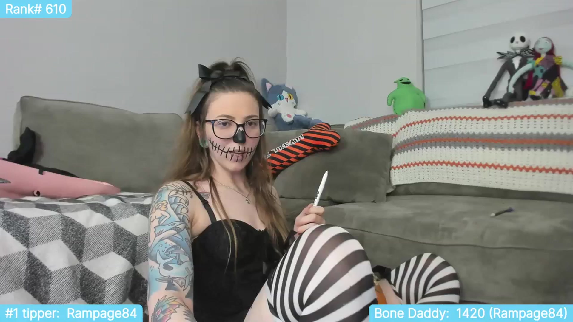 Gallery image thumbnail from TheSharkQueen's myfreecams stream on, 10/31/2023, 02:58 image 15 of 20