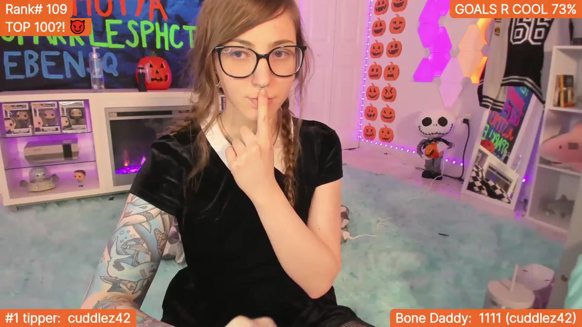 Gallery image thumbnail from TheSharkQueen's myfreecams stream on, 11/01/2023, 08:23 image 14 of 20