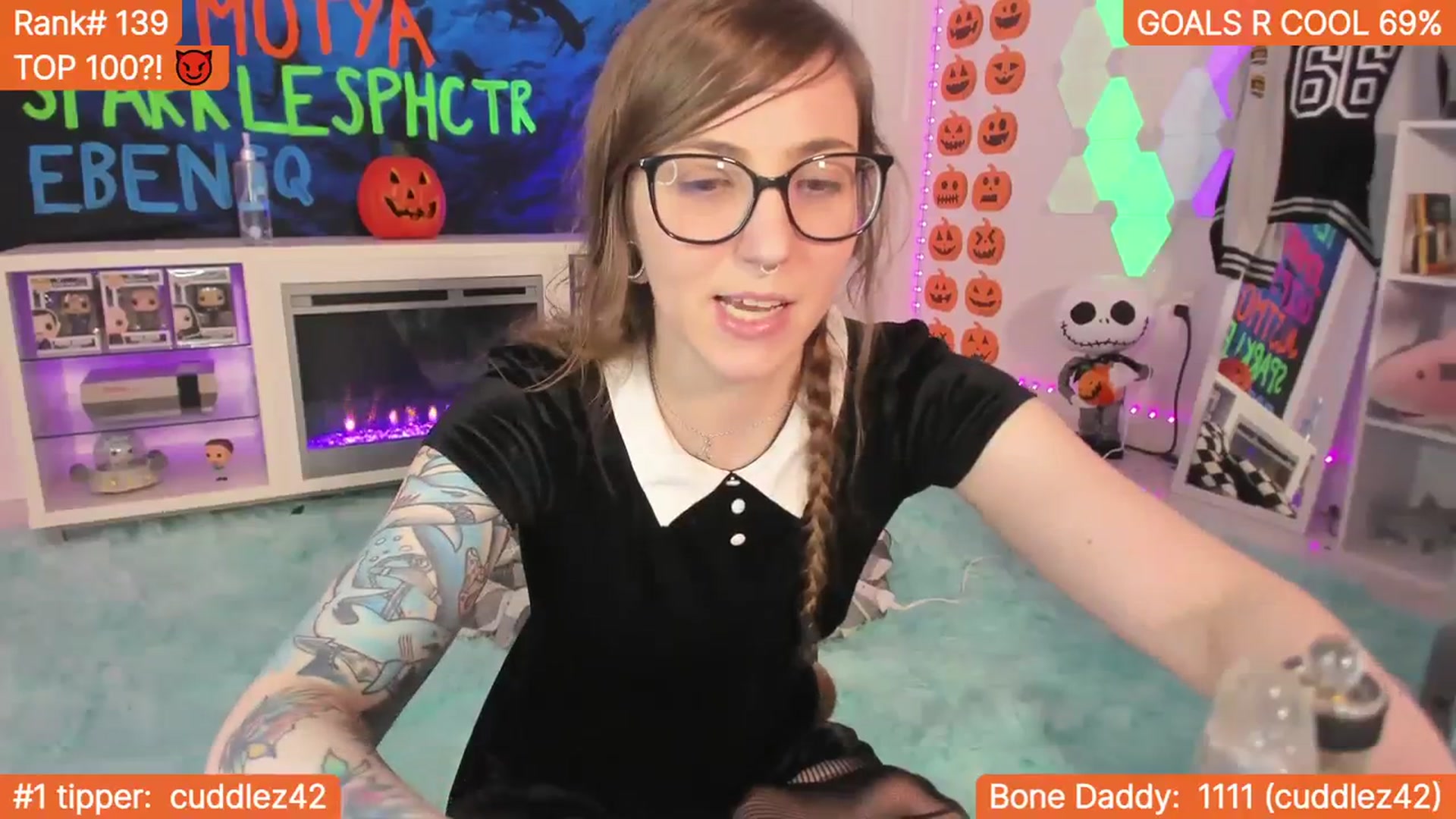 Gallery image thumbnail from TheSharkQueen's myfreecams stream on, 11/01/2023, 08:23 image 10 of 20