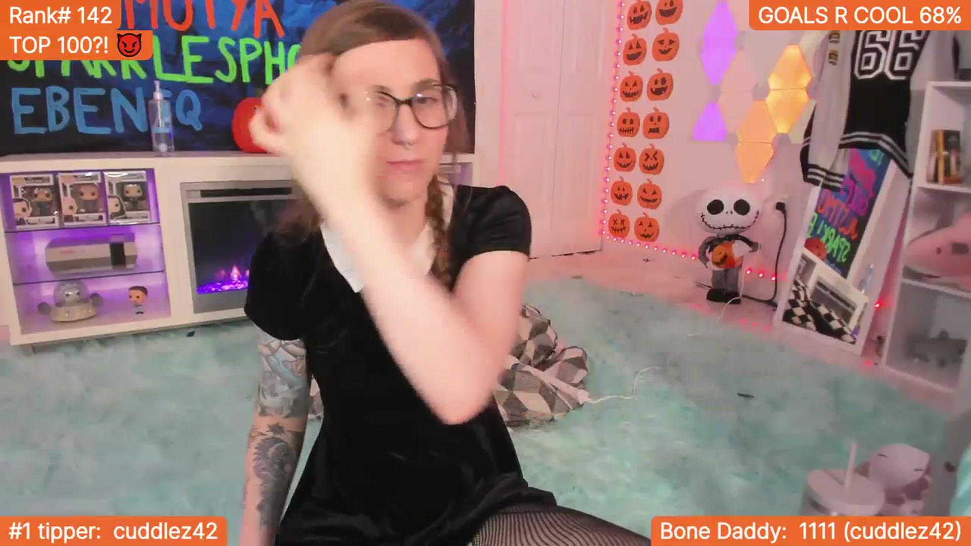 Gallery image thumbnail from TheSharkQueen's myfreecams stream on, 11/01/2023, 08:23 image 6 of 20