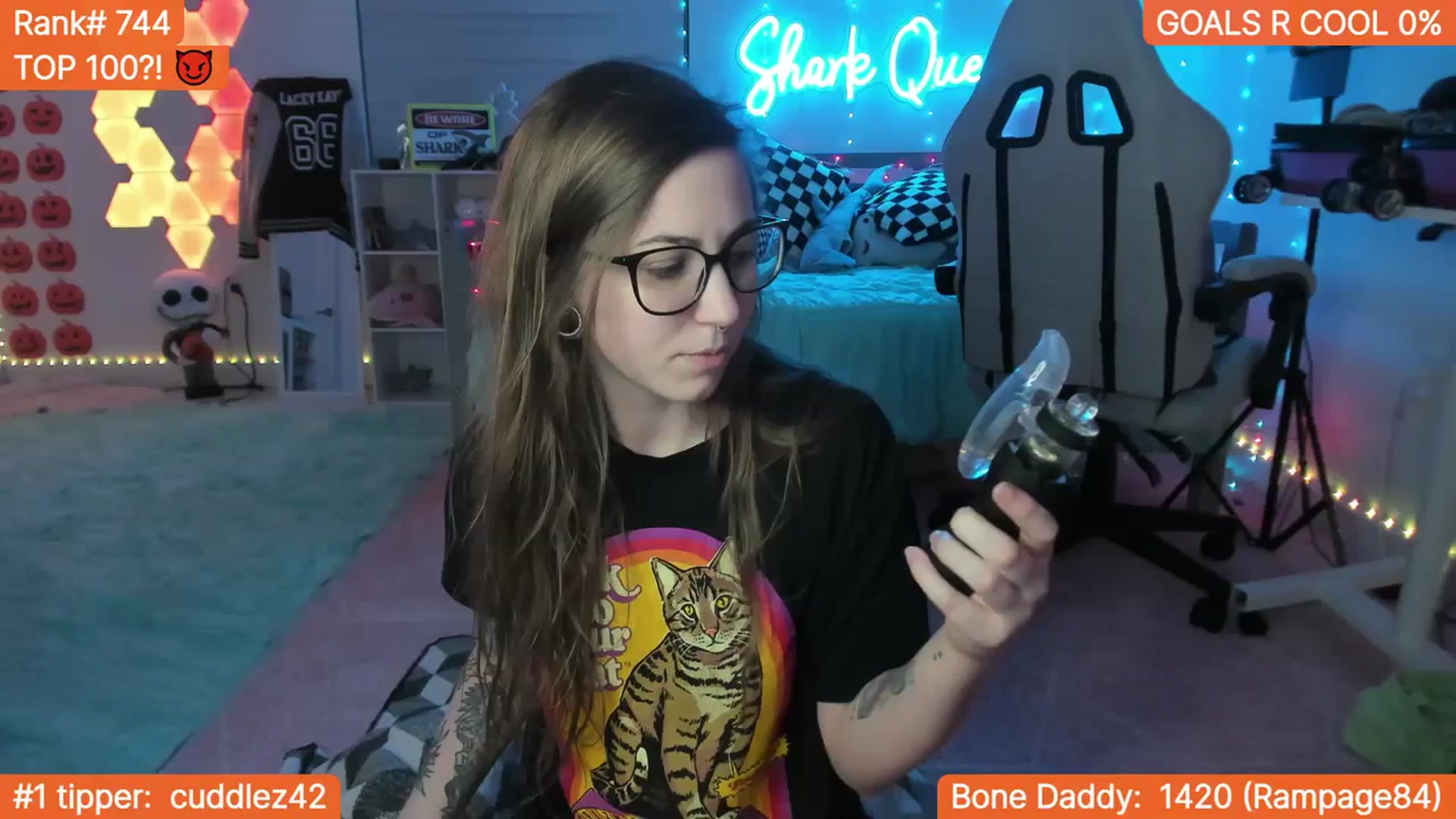 Gallery image thumbnail from TheSharkQueen's myfreecams stream on, 11/03/2023, 08:38 image 3 of 20