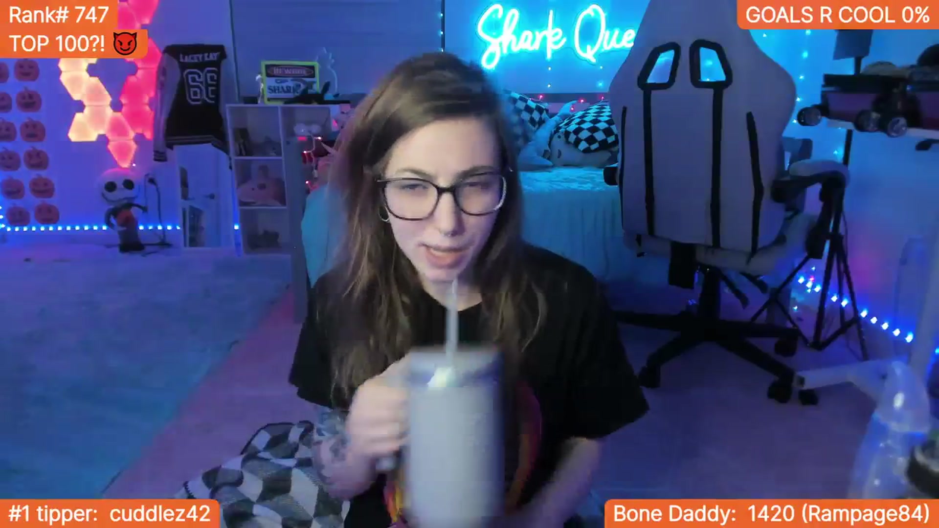 Gallery image thumbnail from TheSharkQueen's myfreecams stream on, 11/03/2023, 08:38 image 12 of 20