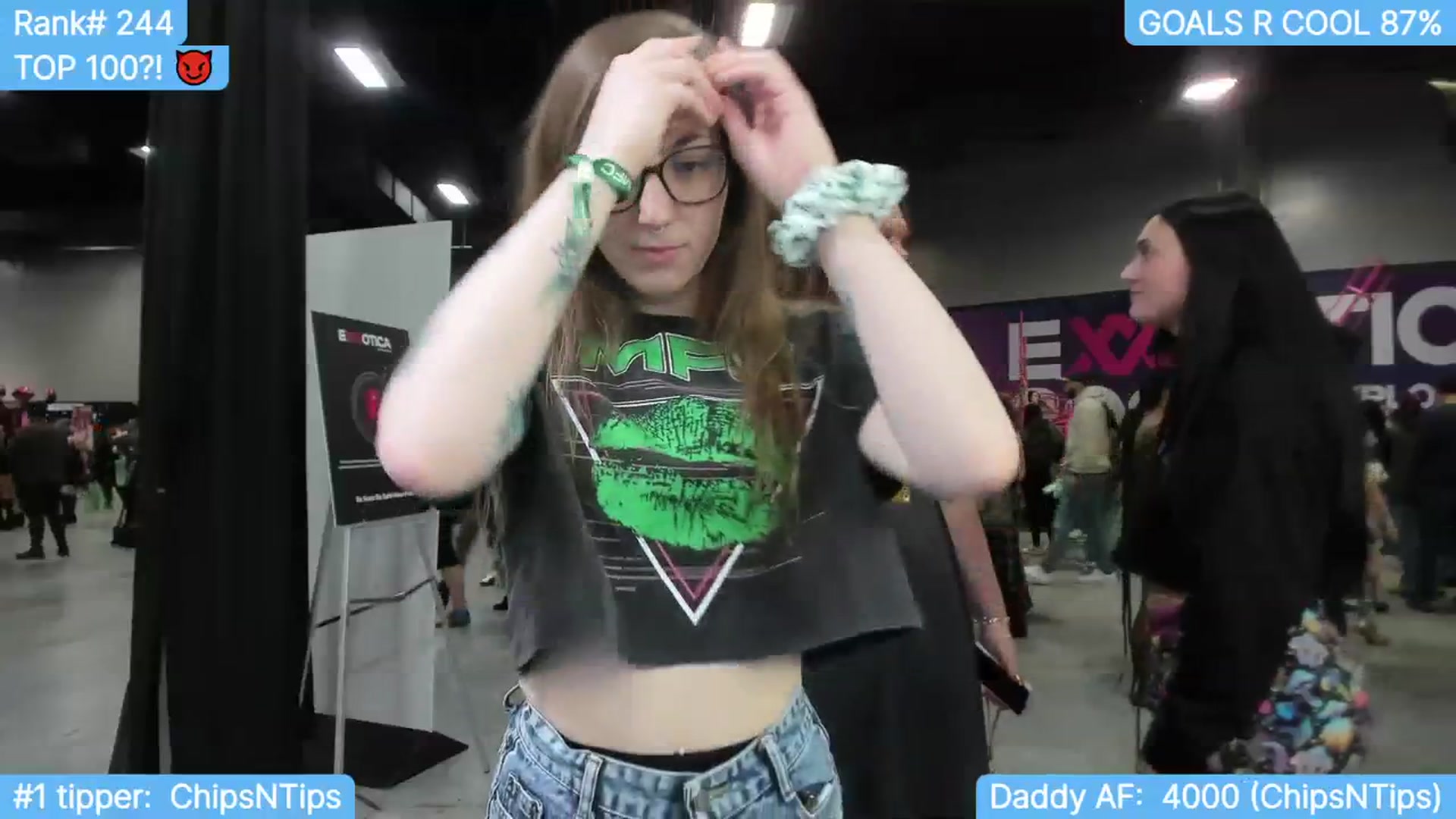 Gallery image thumbnail from TheSharkQueen's myfreecams stream on, 11/04/2023, 01:32 image 2 of 20
