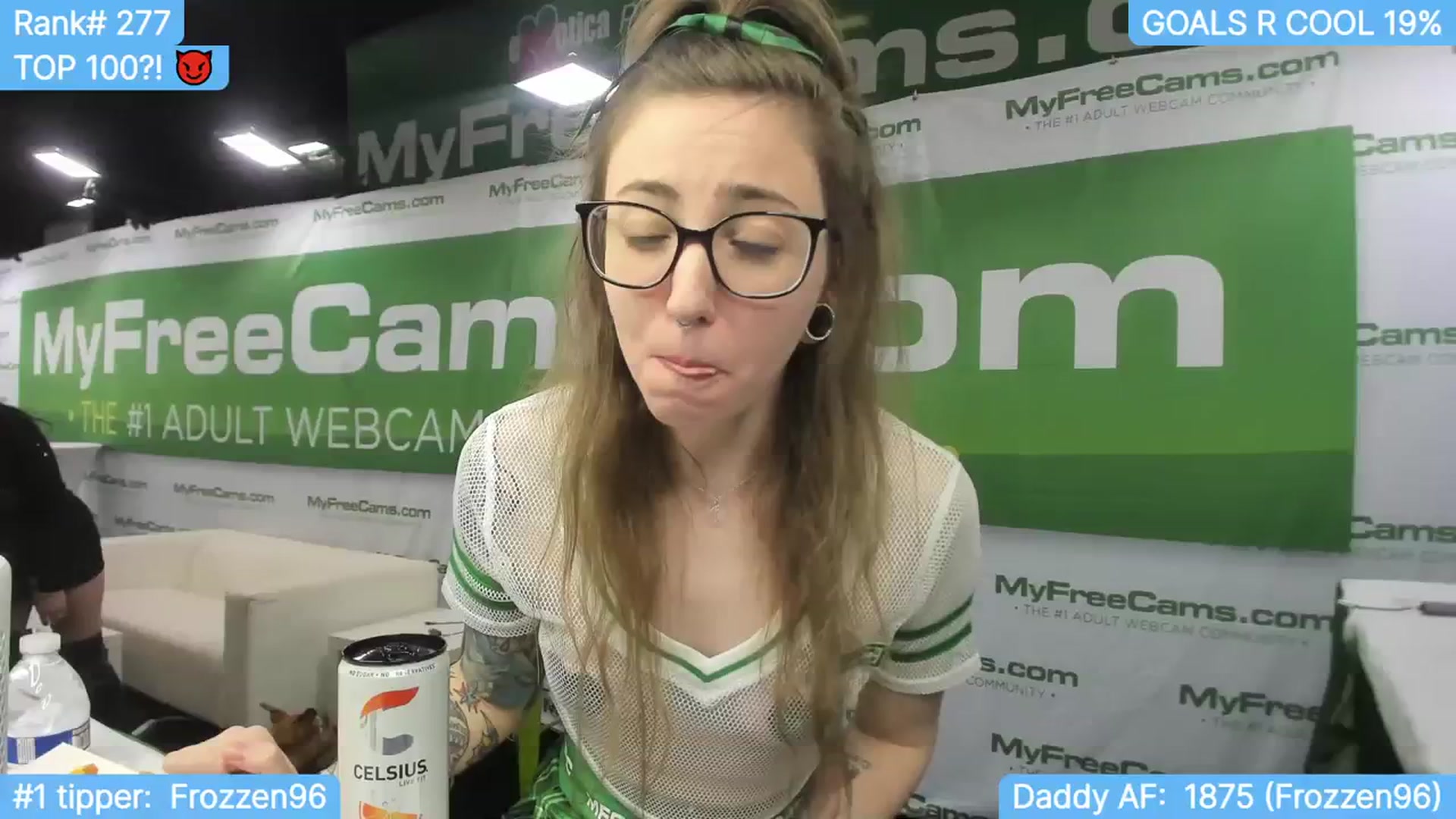 Gallery image thumbnail from TheSharkQueen's myfreecams stream on, 11/04/2023, 21:26 image 4 of 20