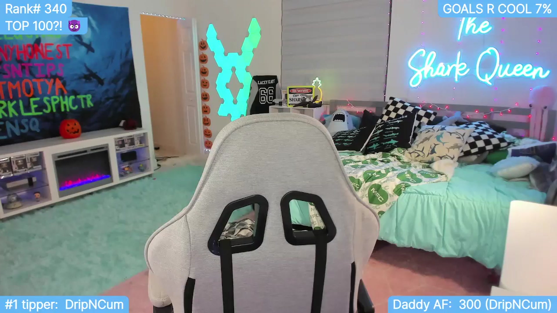 Gallery image thumbnail from TheSharkQueen's myfreecams stream on, 11/08/2023, 06:18 image 17 of 20