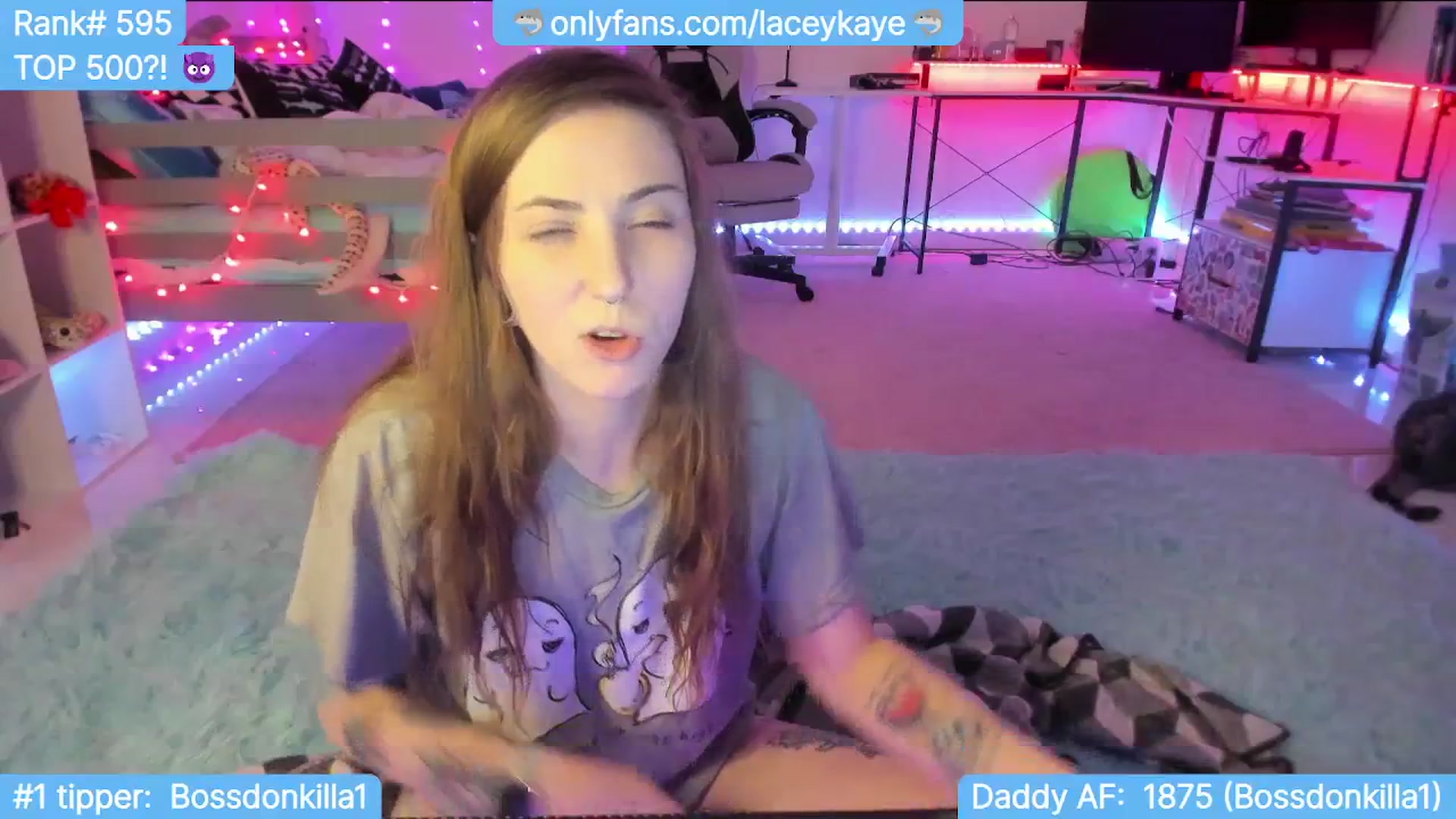 Gallery image thumbnail from TheSharkQueen's myfreecams stream on, 11/17/2023, 07:14 image 17 of 20