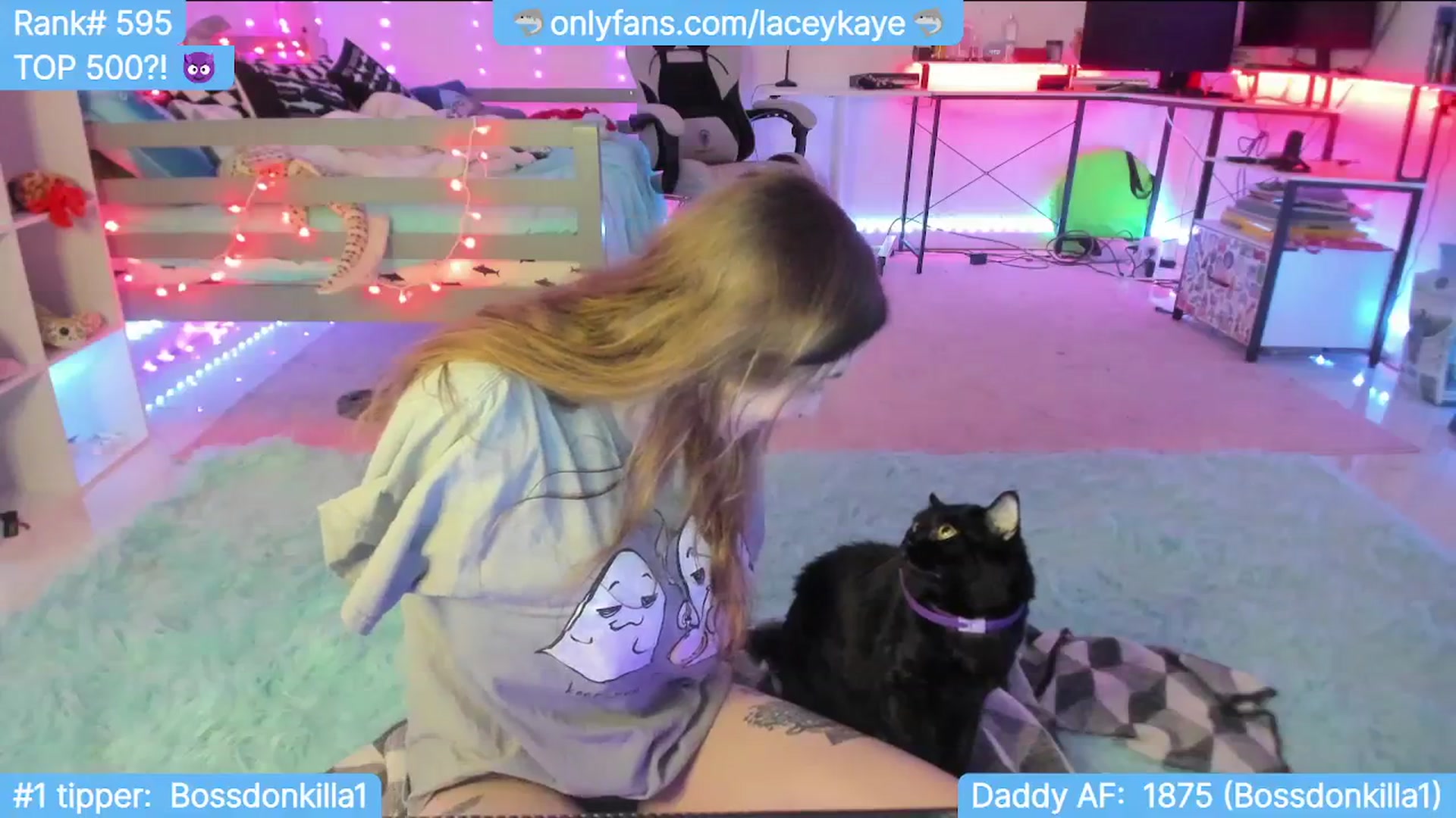 Gallery image thumbnail from TheSharkQueen's myfreecams stream on, 11/17/2023, 07:14 image 20 of 20