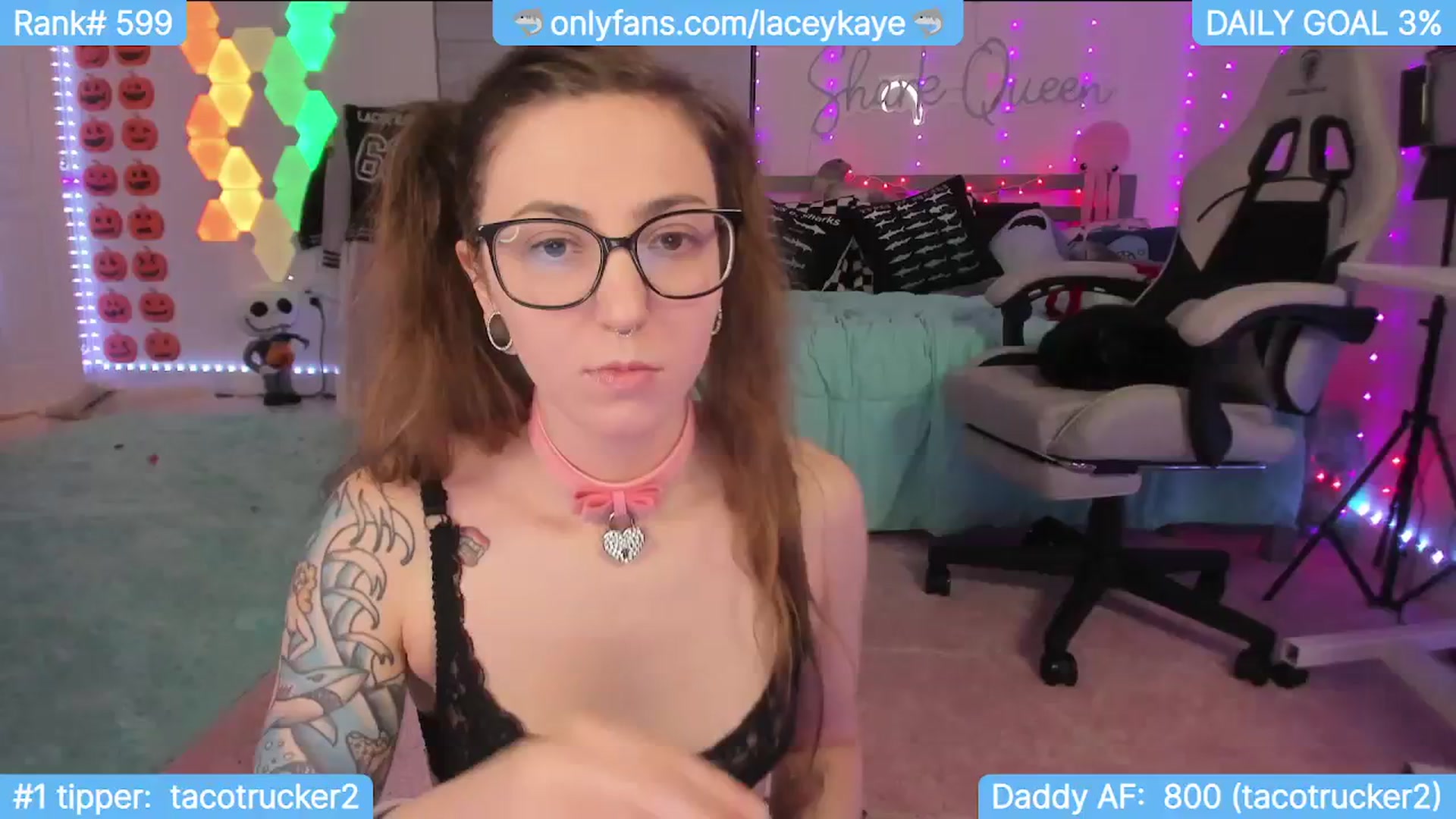 Gallery image thumbnail from TheSharkQueen's myfreecams stream on, 11/18/2023, 24:01 image 14 of 20