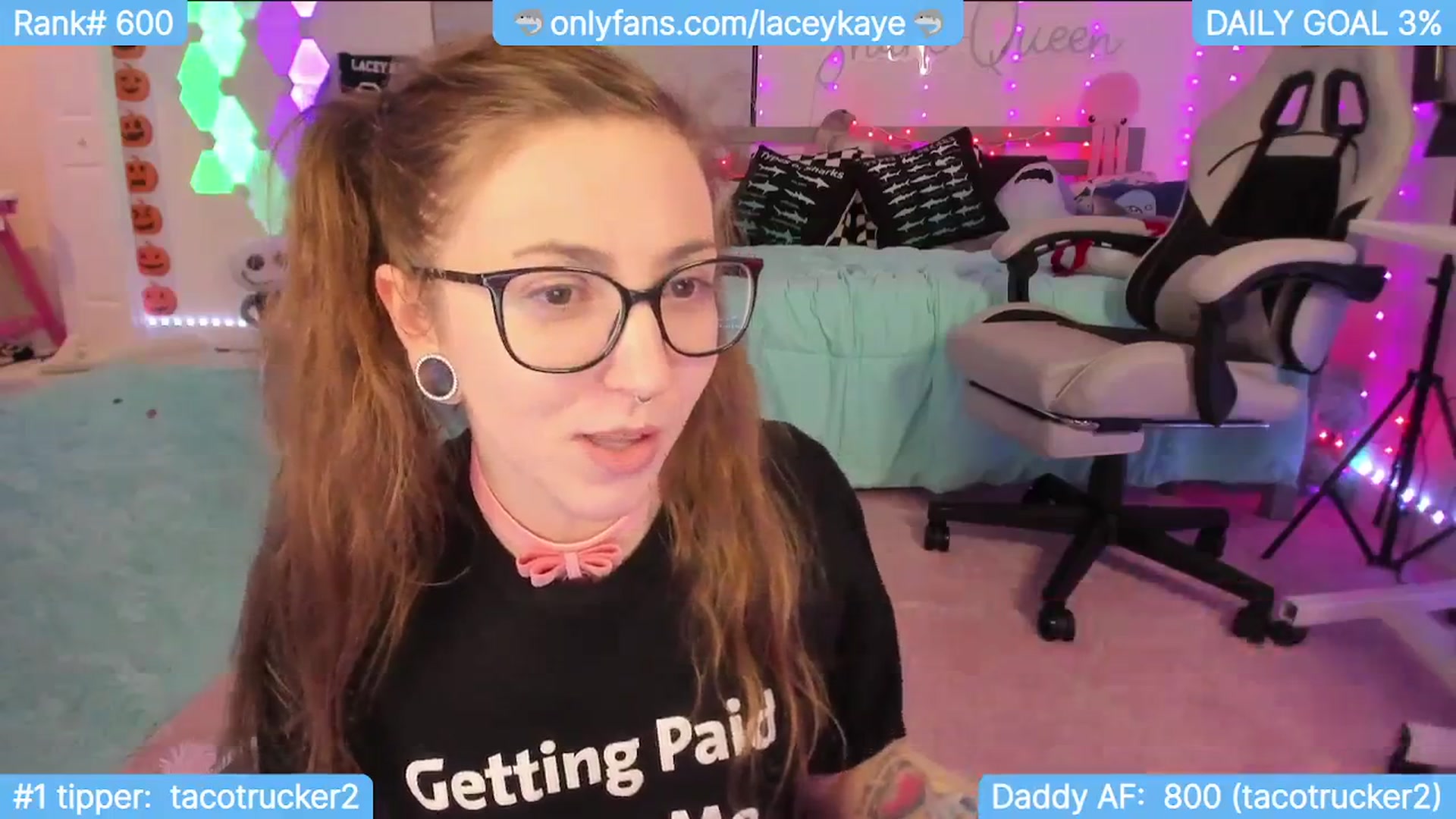 Gallery image thumbnail from TheSharkQueen's myfreecams stream on, 11/18/2023, 24:43 image 18 of 20