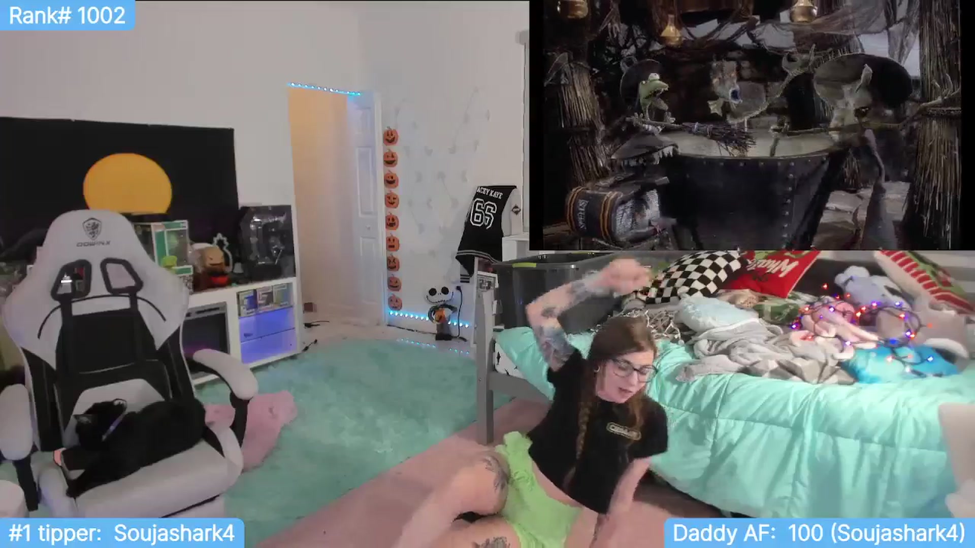 Gallery image thumbnail from TheSharkQueen's myfreecams stream on, 11/28/2023, 01:43 image 6 of 20