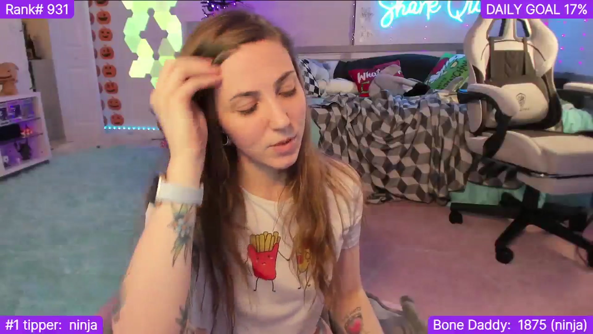 Gallery image thumbnail from TheSharkQueen's myfreecams stream on, 12/15/2023, 07:18 image 10 of 20
