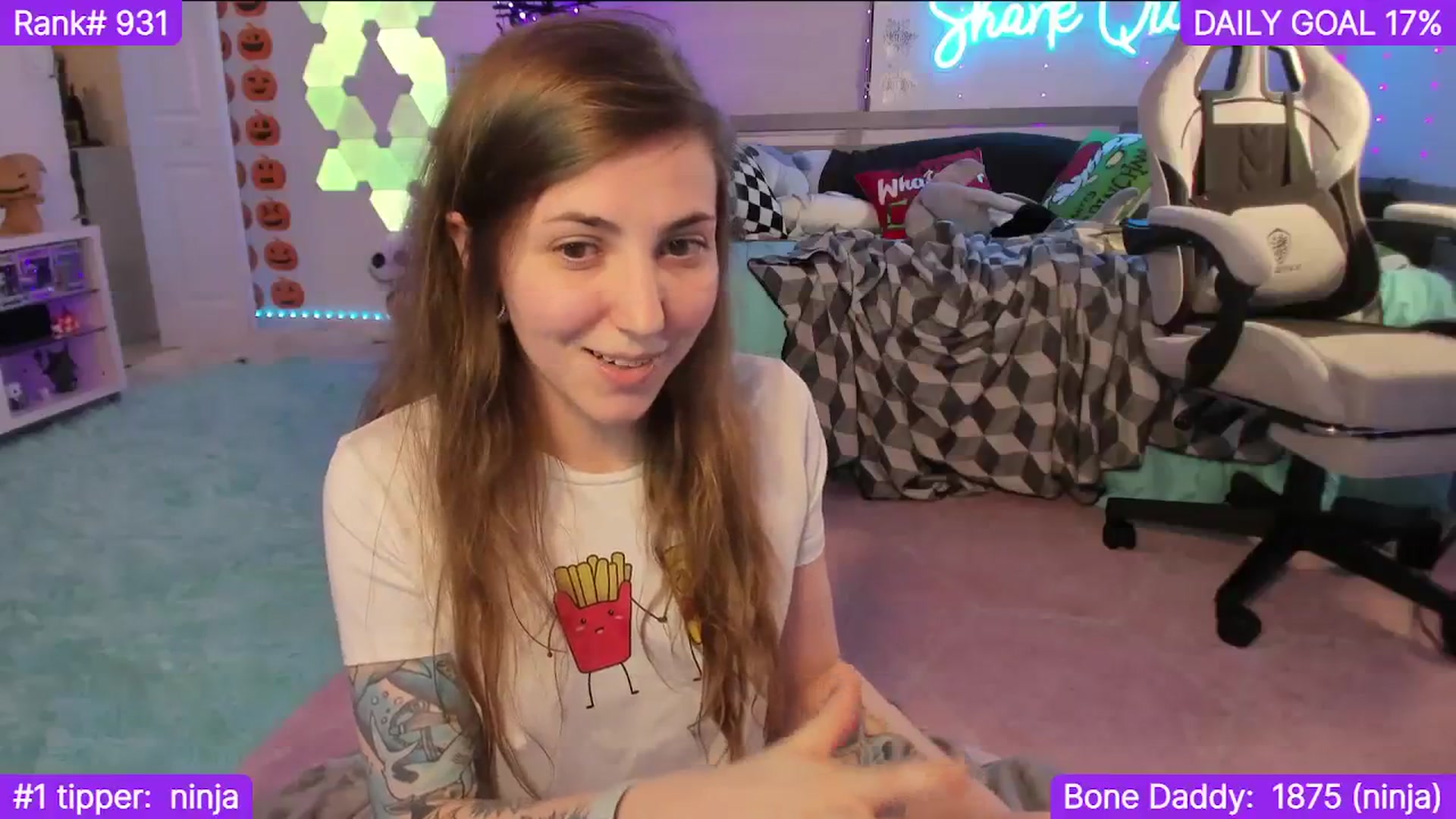 Gallery image thumbnail from TheSharkQueen's myfreecams stream on, 12/15/2023, 07:18 image 9 of 20