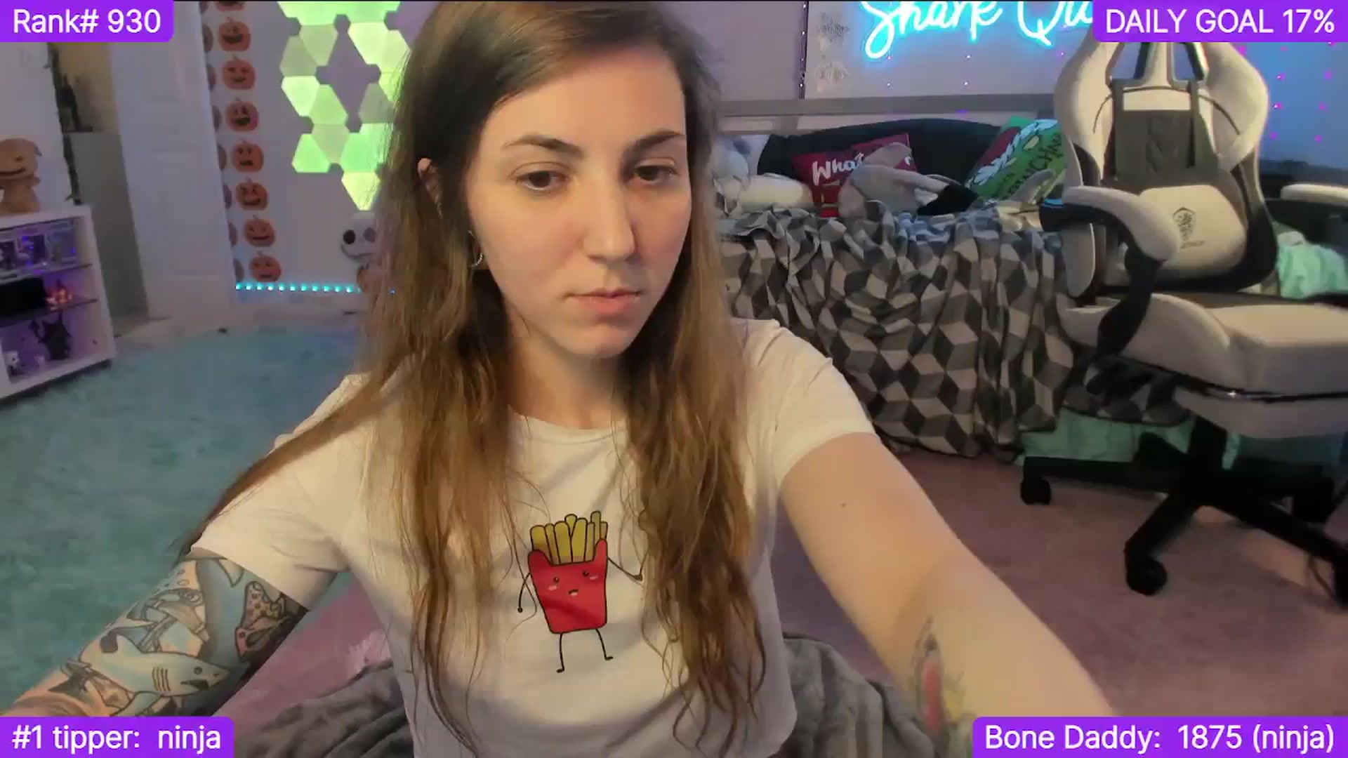 Gallery image thumbnail from TheSharkQueen's myfreecams stream on, 12/15/2023, 07:18 image 1 of 20