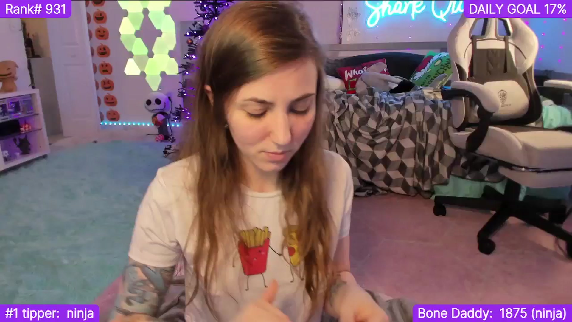 Gallery image thumbnail from TheSharkQueen's myfreecams stream on, 12/15/2023, 07:18 image 8 of 20