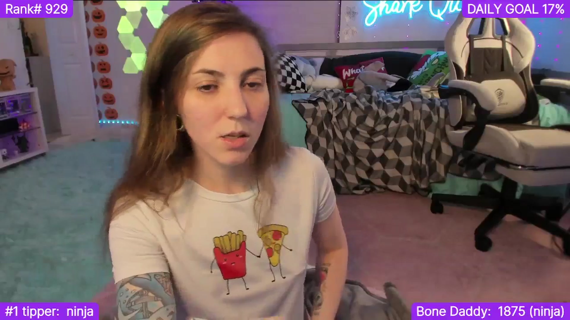 Gallery image thumbnail from TheSharkQueen's myfreecams stream on, 12/15/2023, 07:18 image 16 of 20