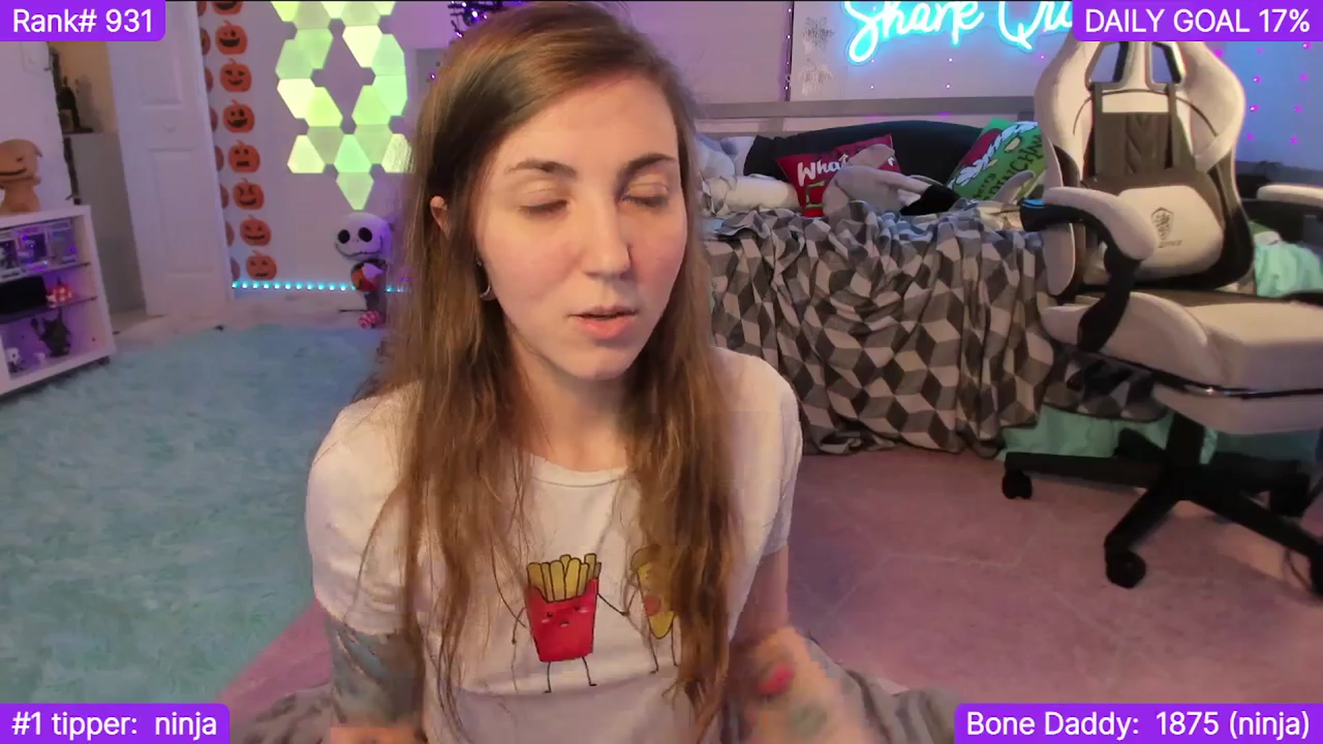 Gallery image thumbnail from TheSharkQueen's myfreecams stream on, 12/15/2023, 07:18 image 7 of 20