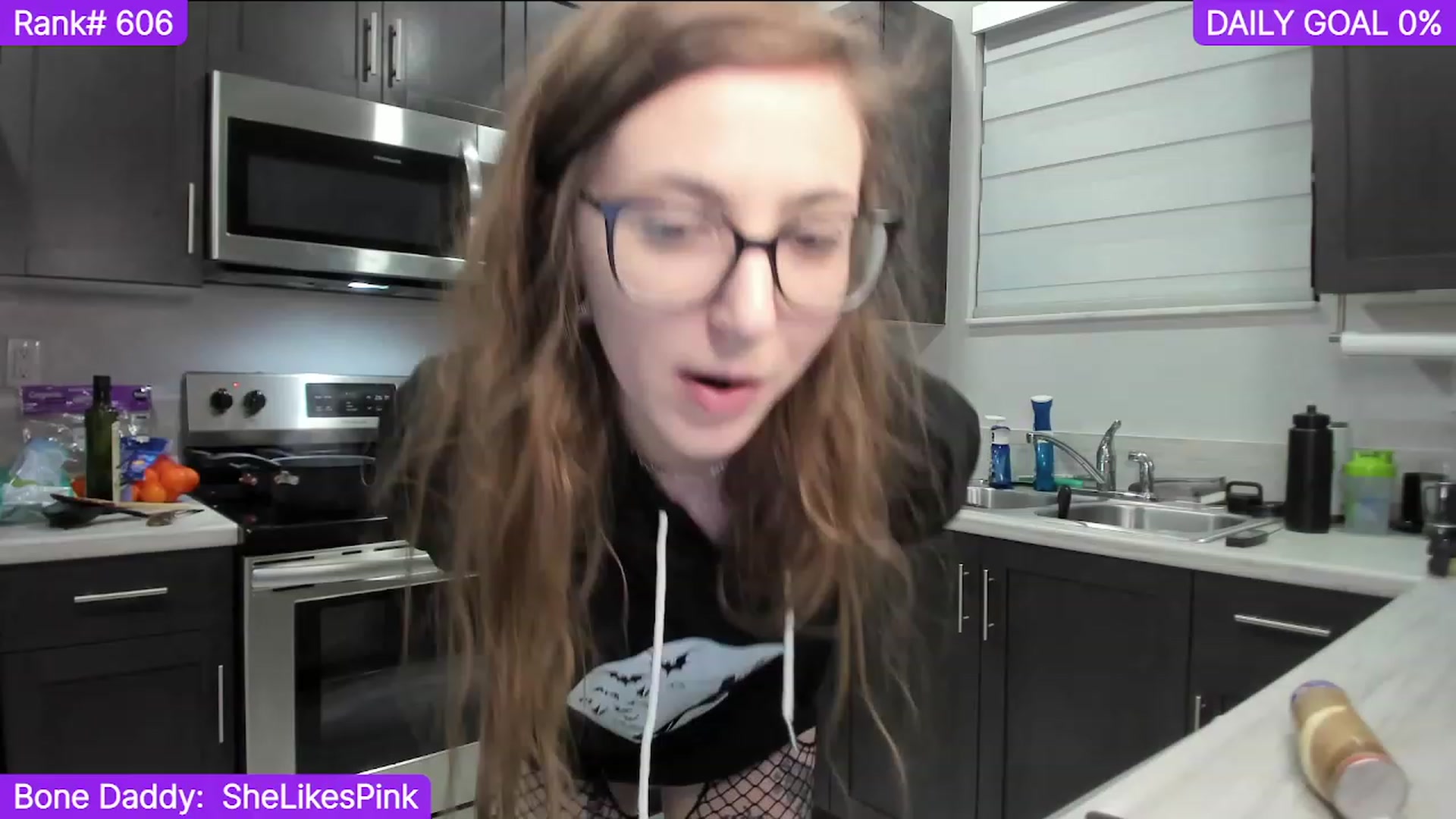 Gallery image thumbnail from TheSharkQueen's myfreecams stream on, 12/24/2023, 01:43 image 8 of 20