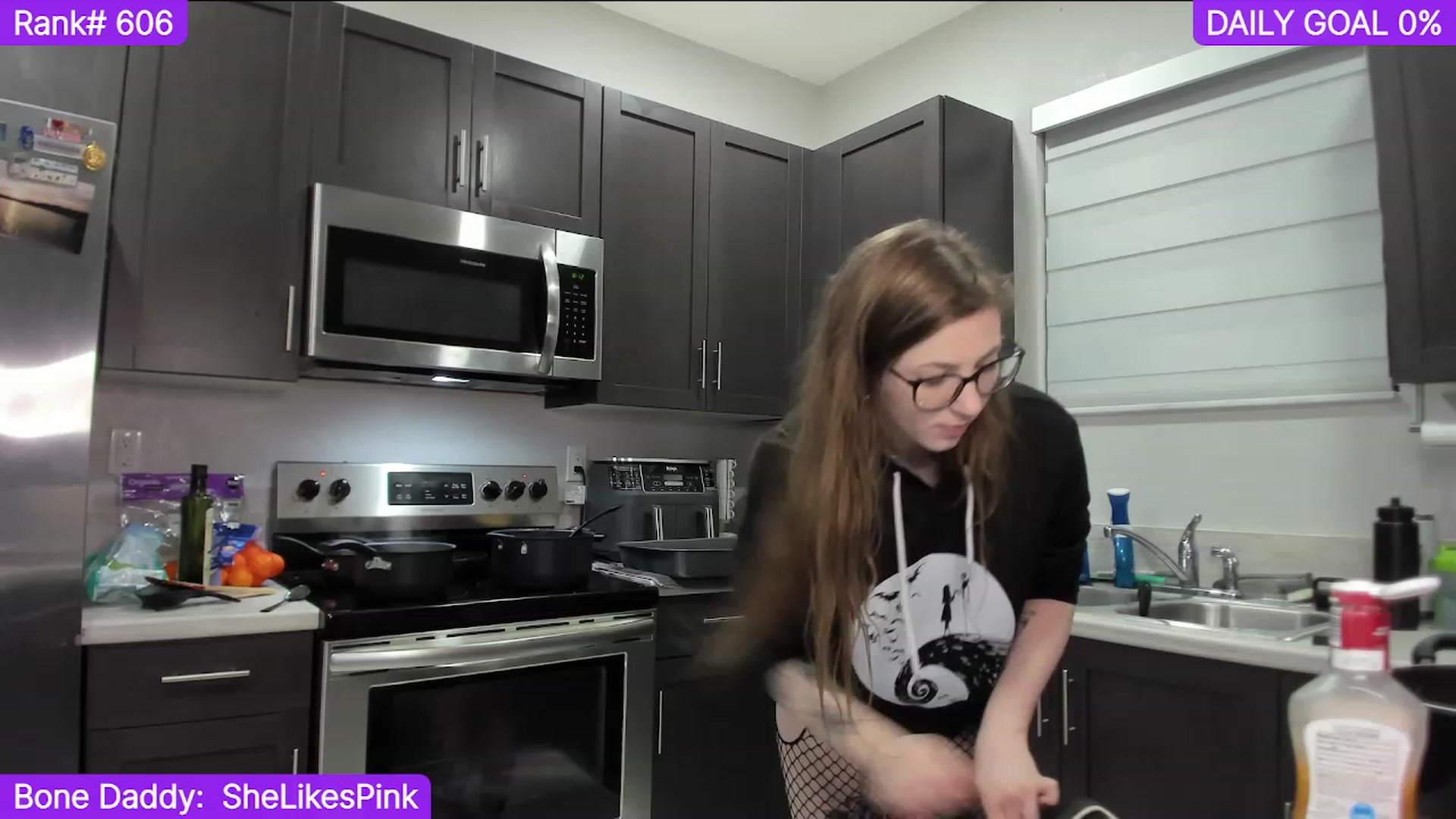 Gallery image thumbnail from TheSharkQueen's myfreecams stream on, 12/24/2023, 01:43 image 5 of 20