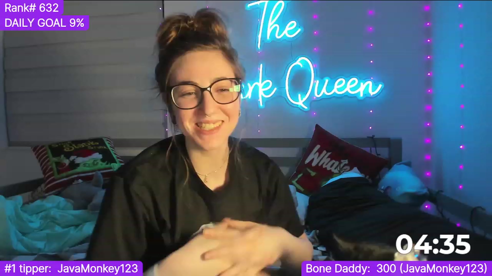 Gallery image thumbnail from TheSharkQueen's myfreecams stream on, 12/27/2023, 05:21 image 14 of 20