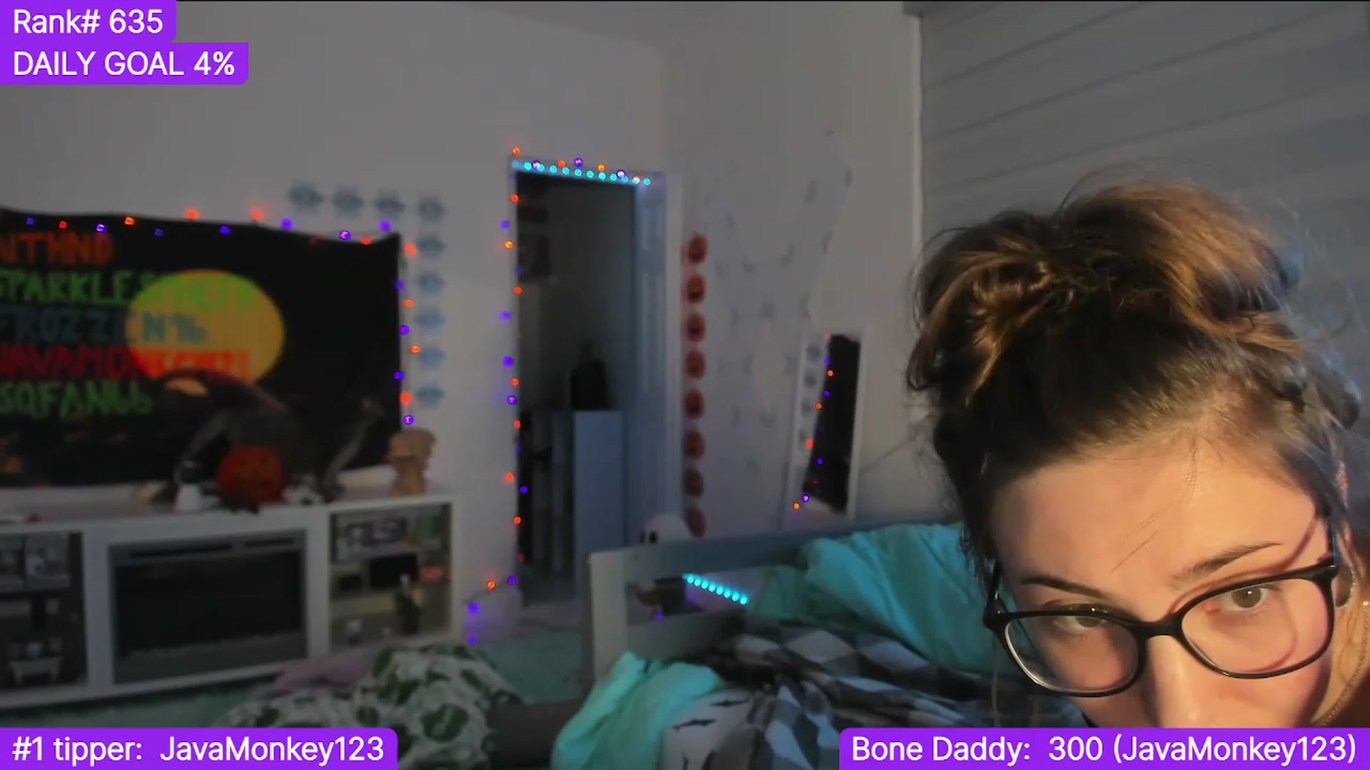 Gallery image thumbnail from TheSharkQueen's myfreecams stream on, 12/27/2023, 05:21 image 1 of 20