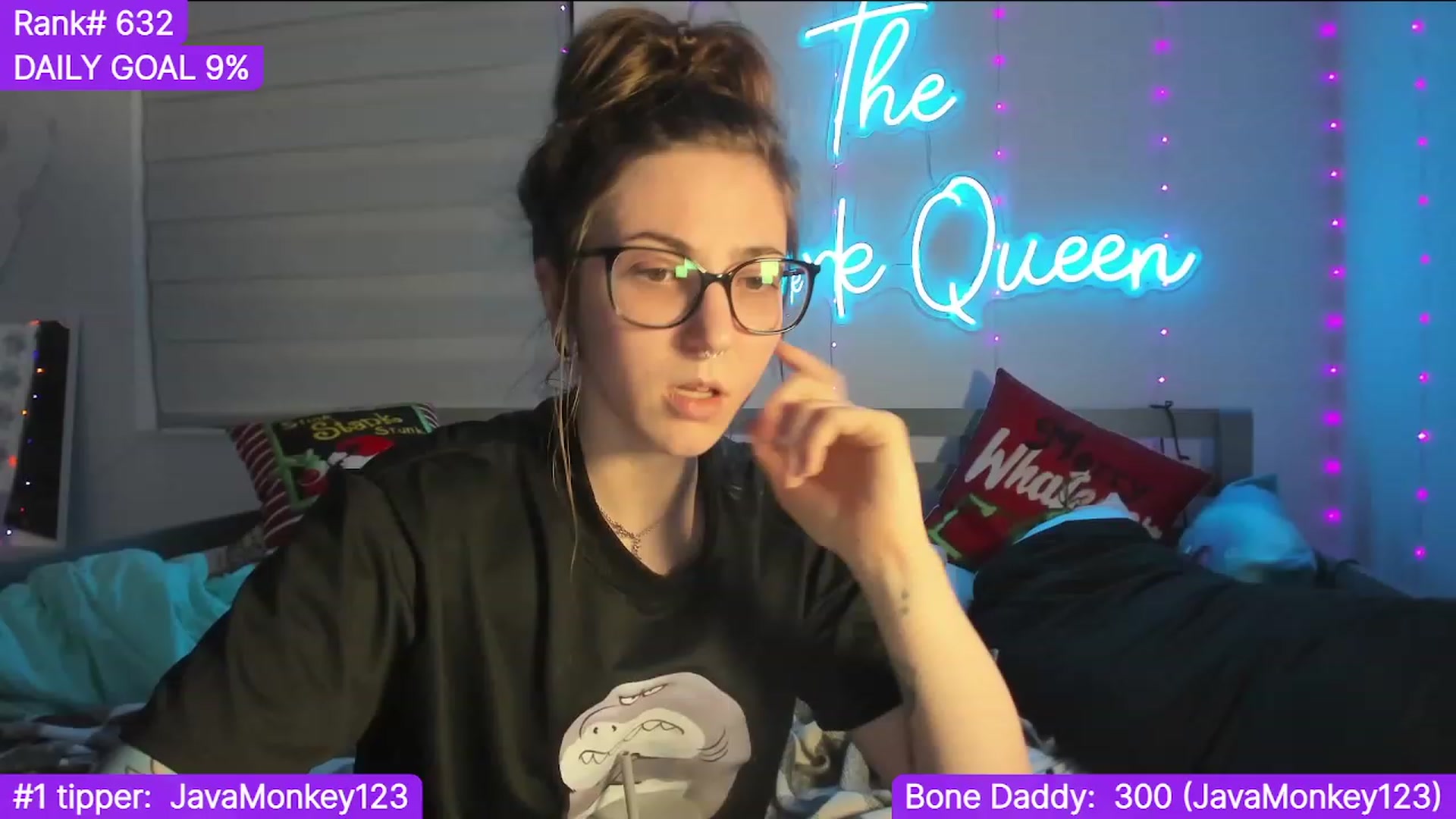 Gallery image thumbnail from TheSharkQueen's myfreecams stream on, 12/27/2023, 05:21 image 19 of 20