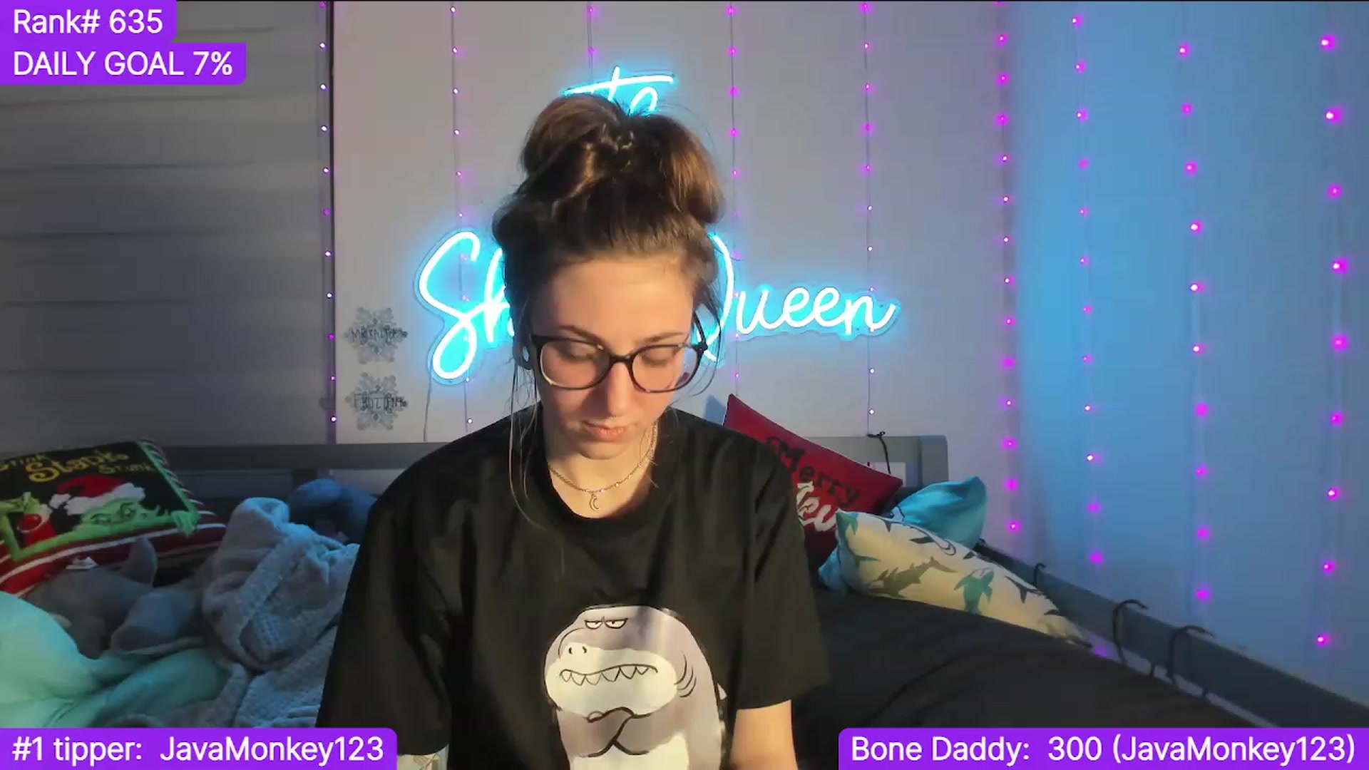 Gallery image thumbnail from TheSharkQueen's myfreecams stream on, 12/27/2023, 05:21 image 9 of 20