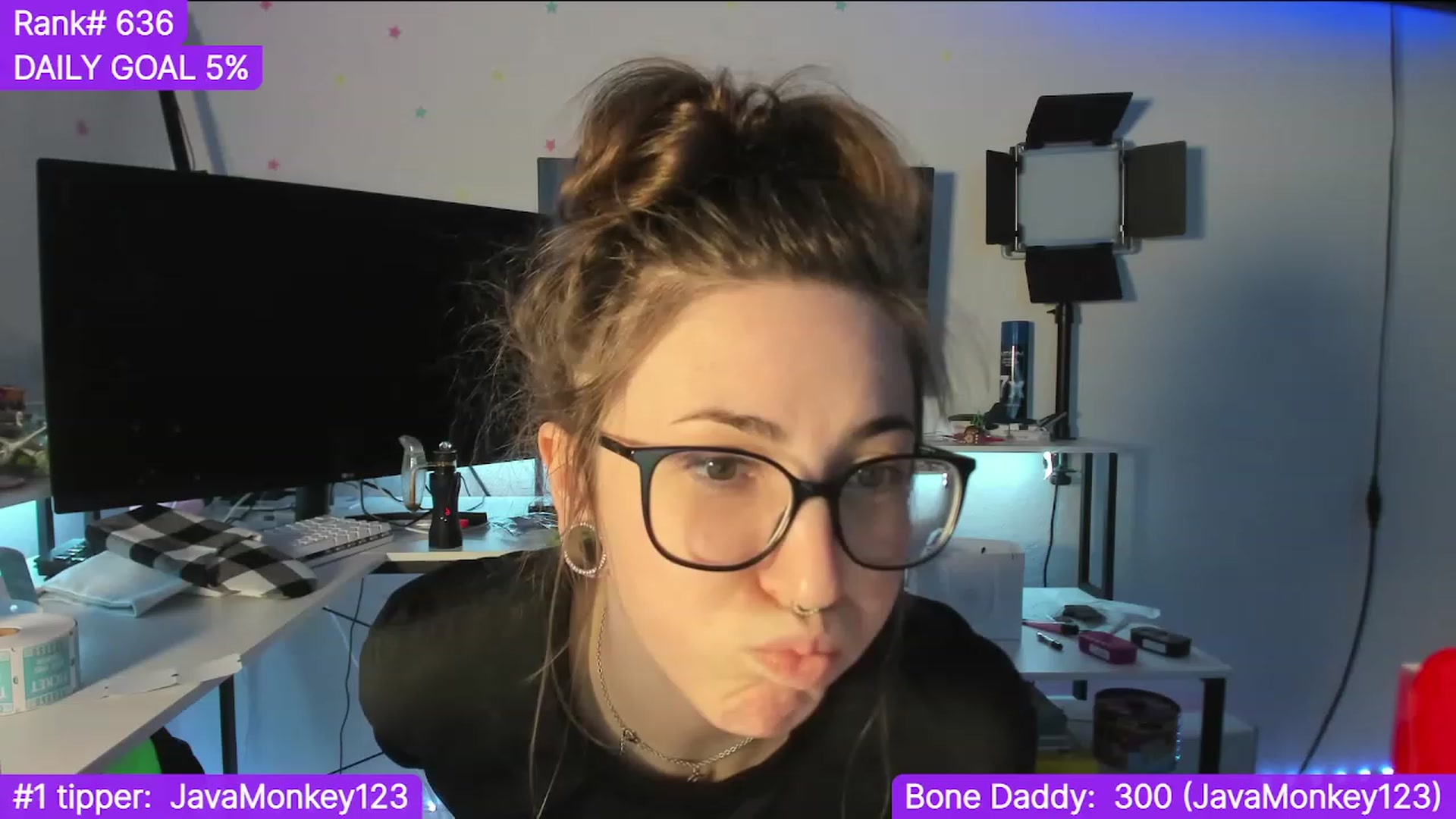 Gallery image thumbnail from TheSharkQueen's myfreecams stream on, 12/27/2023, 05:21 image 4 of 20