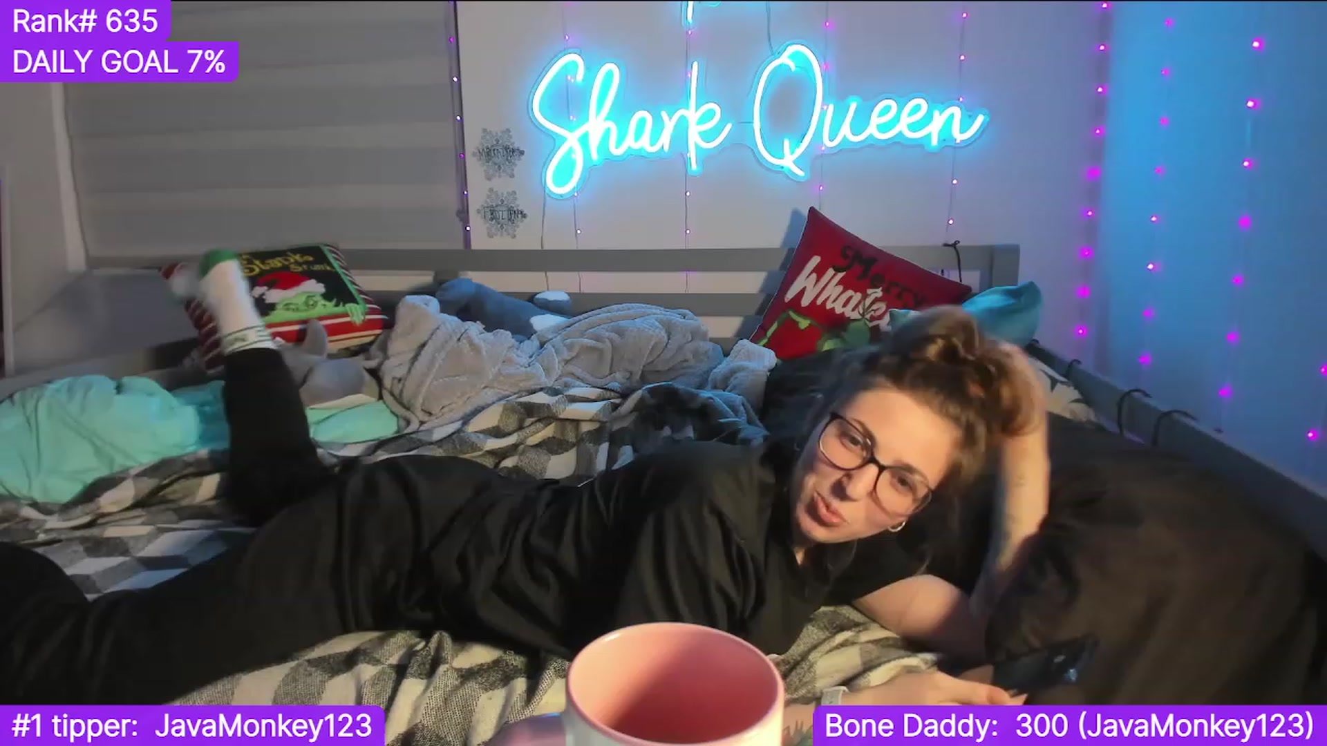 Gallery image thumbnail from TheSharkQueen's myfreecams stream on, 12/27/2023, 05:21 image 11 of 20