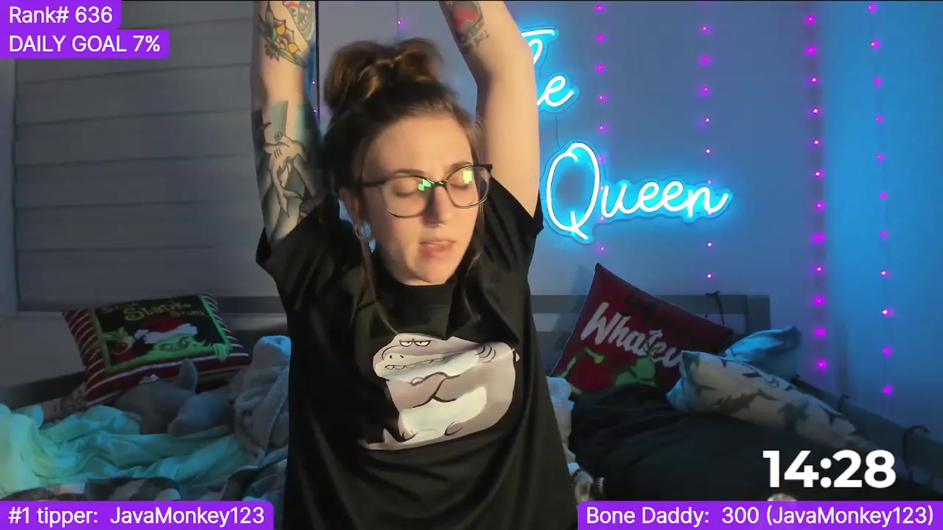 Gallery image thumbnail from TheSharkQueen's myfreecams stream on, 12/27/2023, 05:21 image 13 of 20