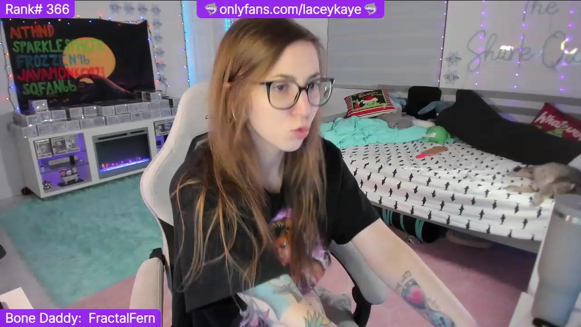 Gallery image thumbnail from TheSharkQueen's myfreecams stream on, 12/30/2023, 08:20 image 5 of 20