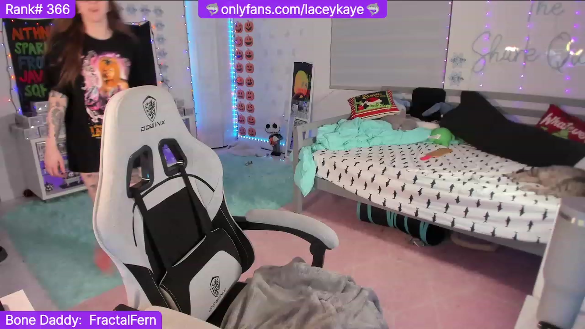 Gallery image thumbnail from TheSharkQueen's myfreecams stream on, 12/30/2023, 08:20 image 1 of 20