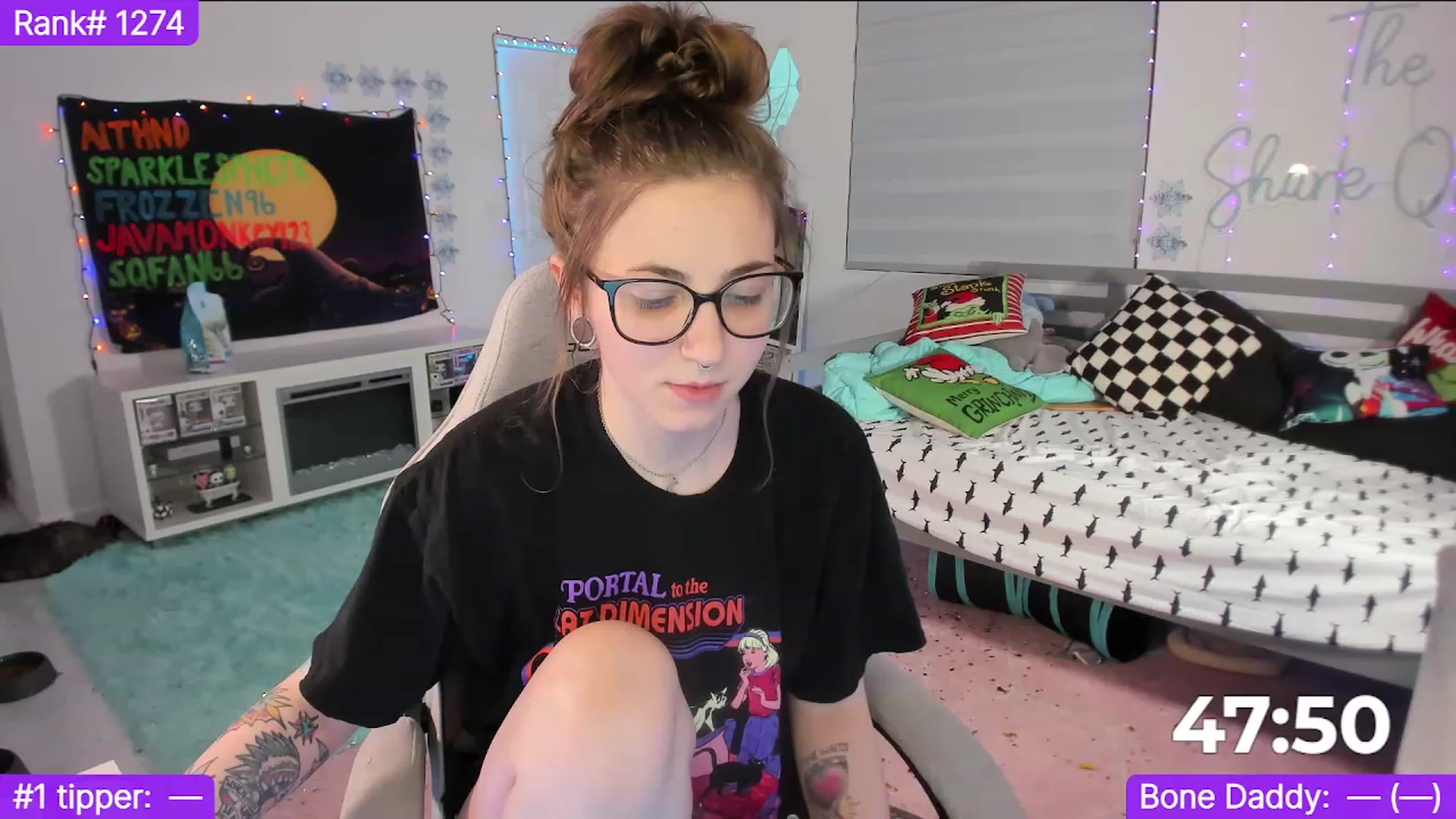 Gallery image thumbnail from TheSharkQueen's myfreecams stream on, 01/02/2024, 03:11 image 2 of 20