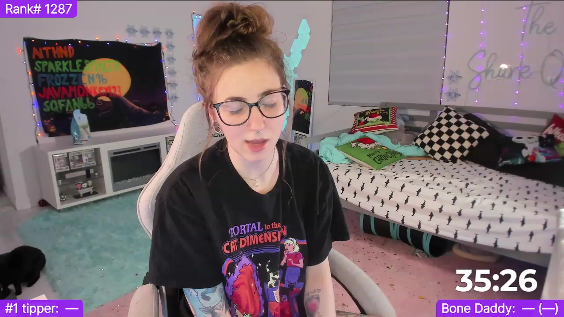 Gallery image thumbnail from TheSharkQueen's myfreecams stream on, 01/02/2024, 03:11 image 9 of 20