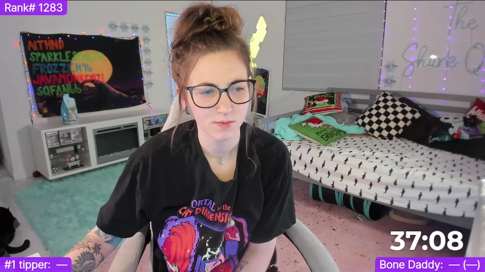 Gallery image thumbnail from TheSharkQueen's myfreecams stream on, 01/02/2024, 03:11 image 8 of 20