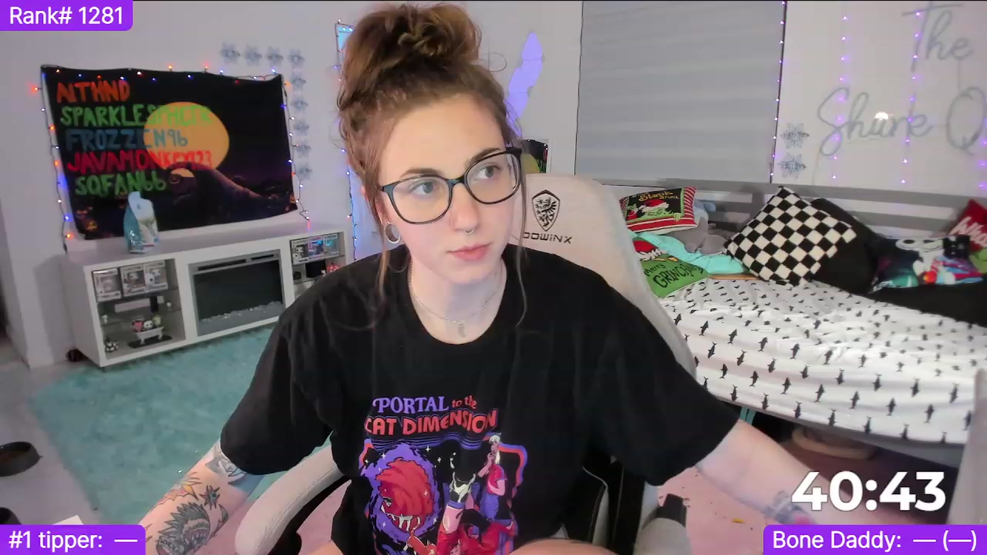 Gallery image thumbnail from TheSharkQueen's myfreecams stream on, 01/02/2024, 03:11 image 6 of 20