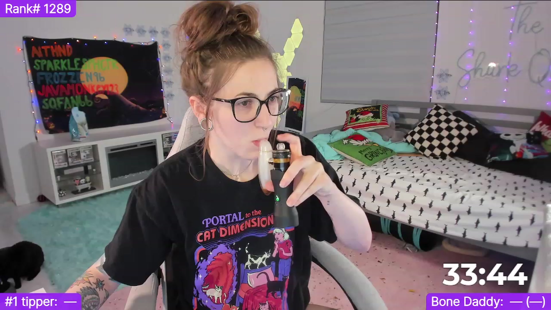 Gallery image thumbnail from TheSharkQueen's myfreecams stream on, 01/02/2024, 03:11 image 10 of 20