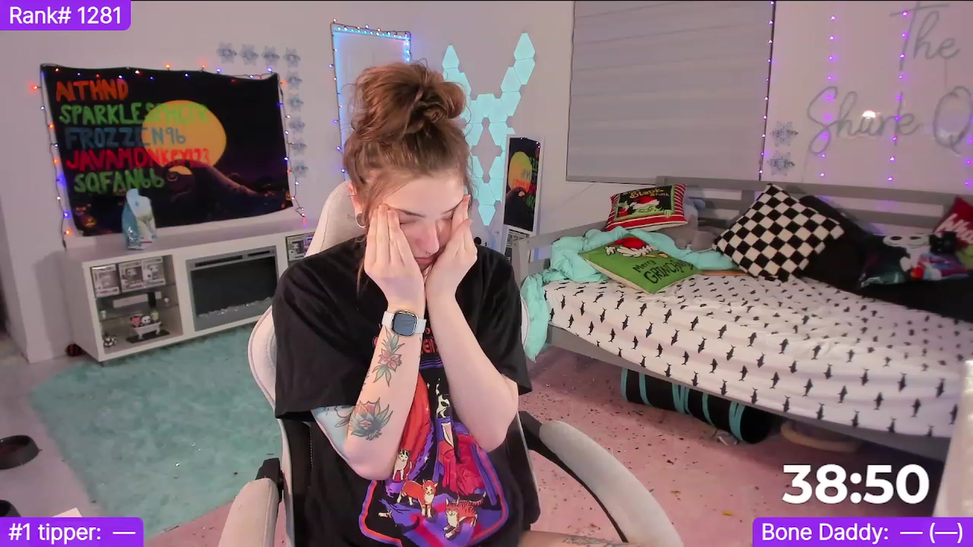 Gallery image thumbnail from TheSharkQueen's myfreecams stream on, 01/02/2024, 03:11 image 7 of 20