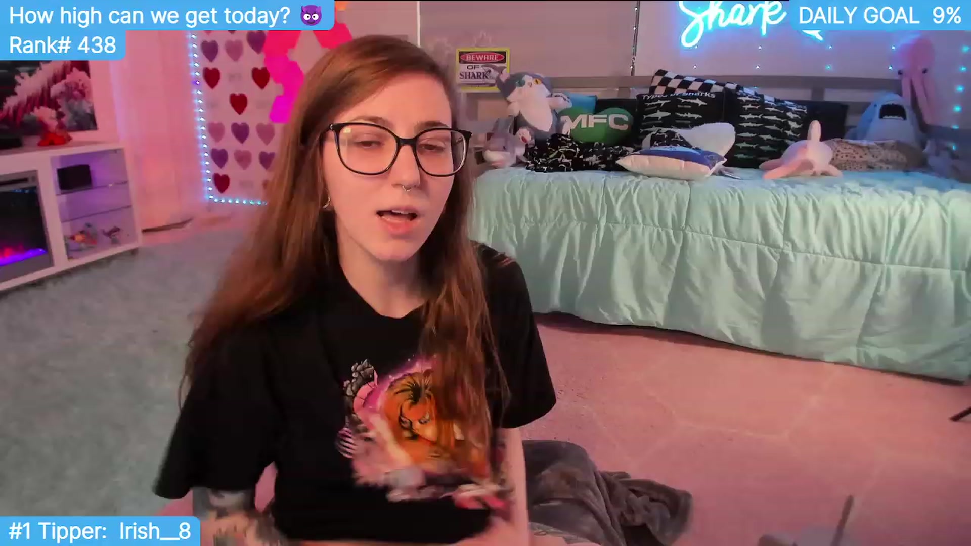 Gallery image thumbnail from TheSharkQueen's myfreecams stream on, 02/10/2024, 21:51 image 17 of 20
