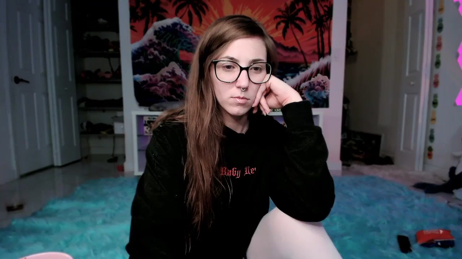 Gallery image thumbnail from TheSharkQueen's myfreecams stream on, 04/13/2024, 09:36 image 2 of 20