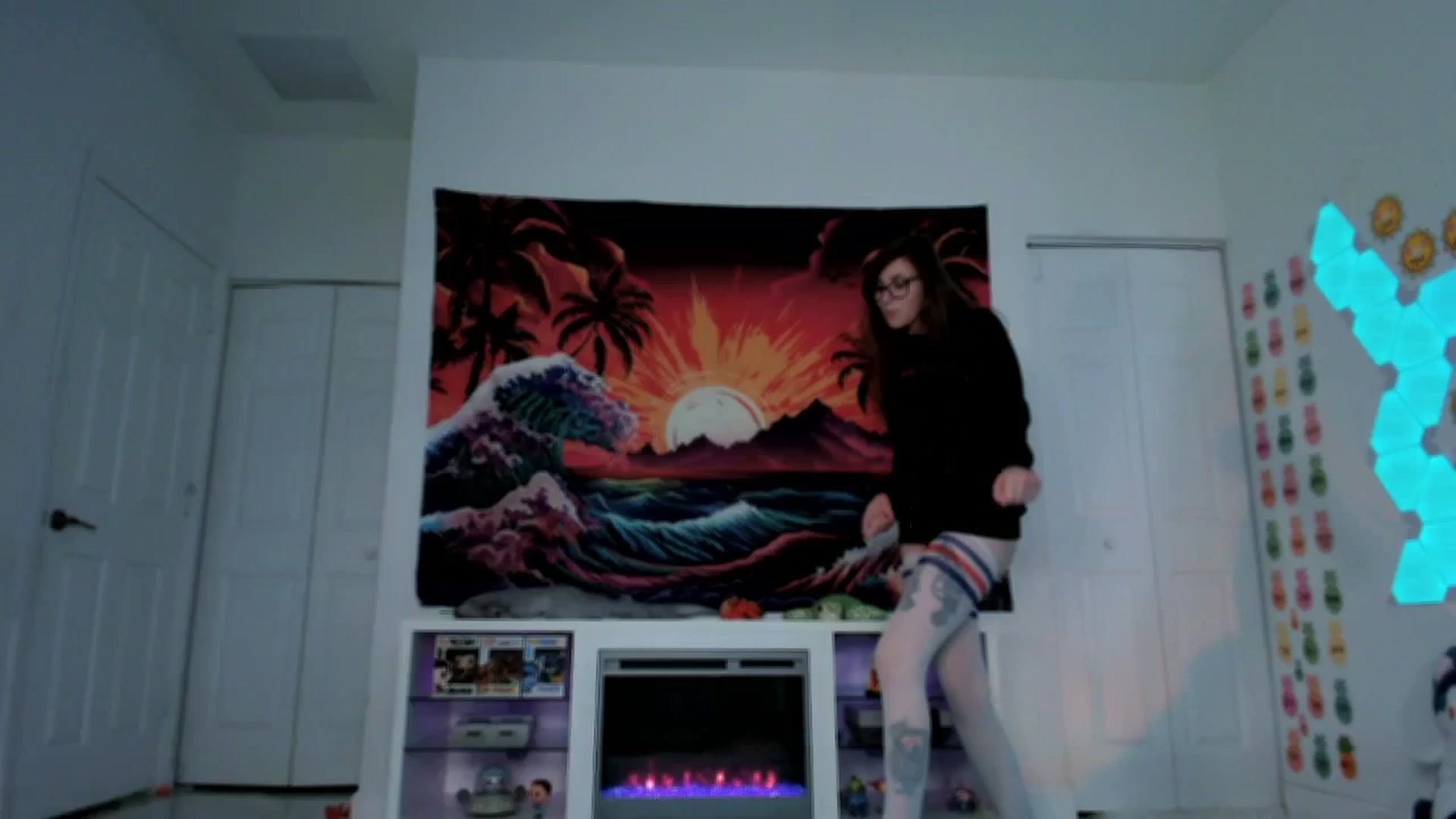 Gallery image thumbnail from TheSharkQueen's myfreecams stream on, 04/13/2024, 09:36 image 3 of 20