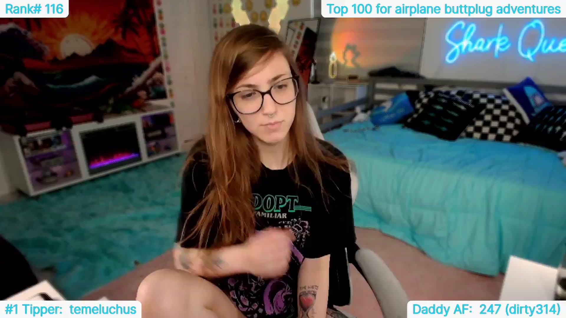 Gallery image thumbnail from TheSharkQueen's myfreecams stream on, 04/23/2024, 23:27 image 11 of 20