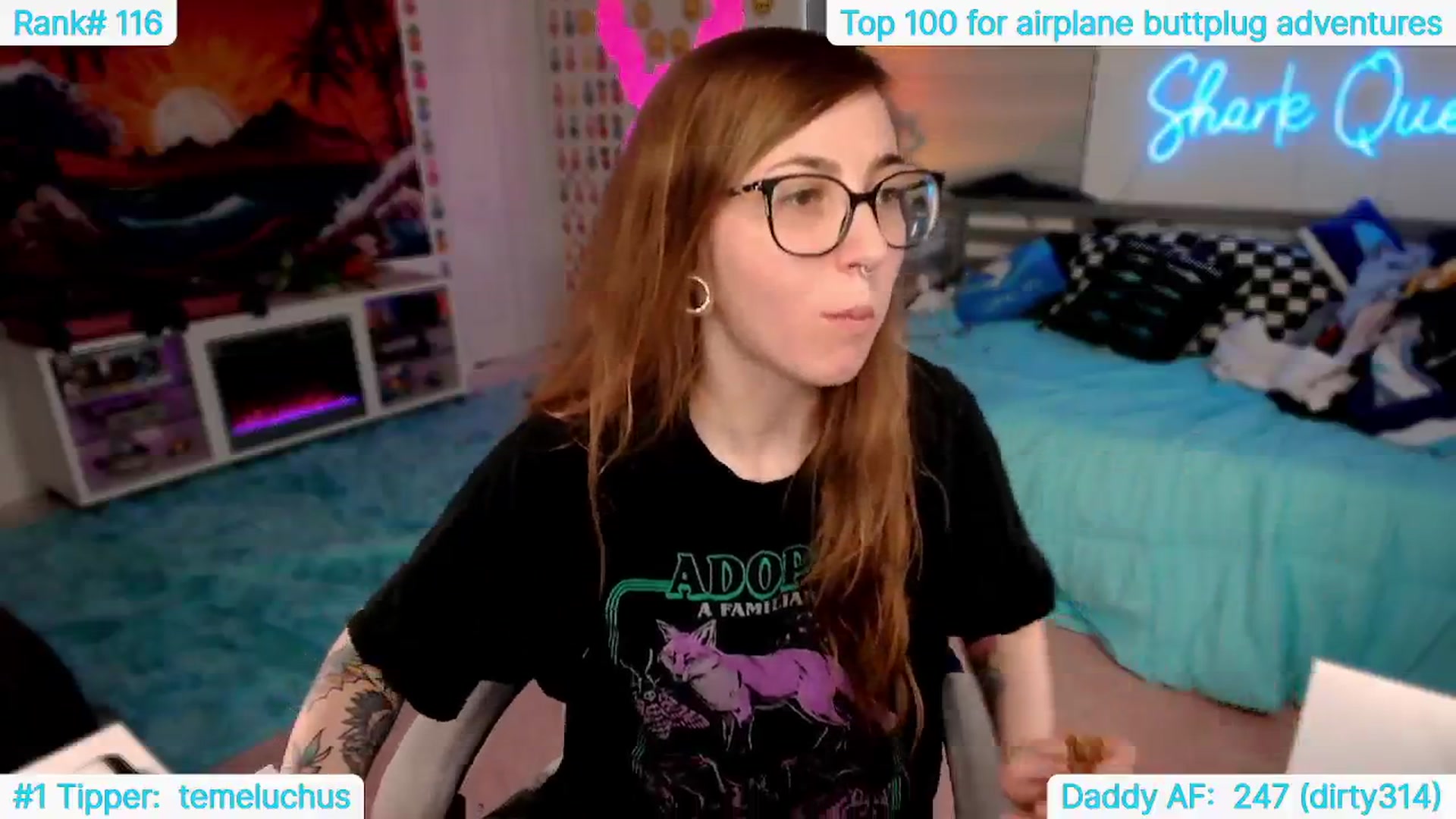 Gallery image thumbnail from TheSharkQueen's myfreecams stream on, 04/23/2024, 23:27 image 17 of 20