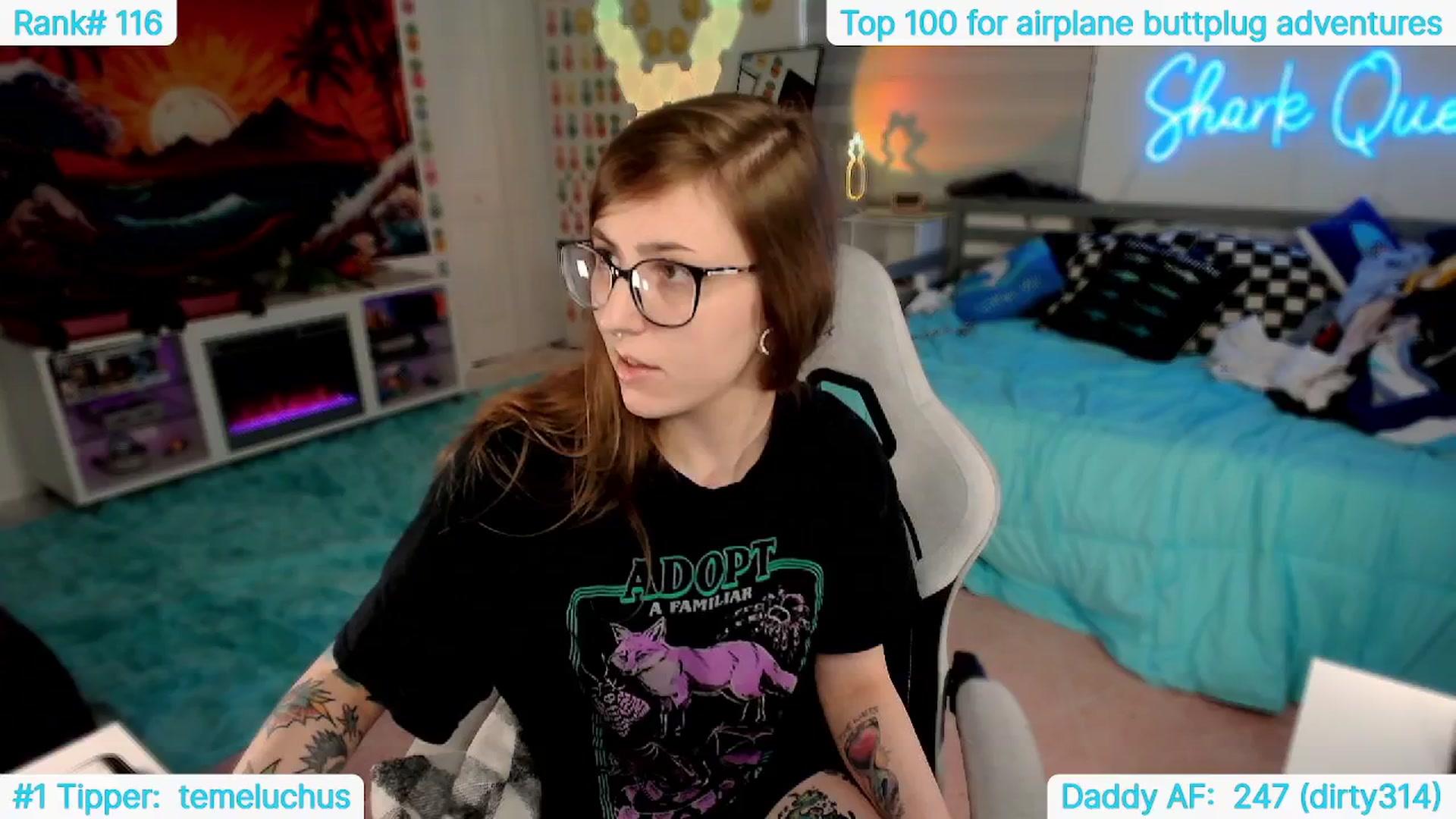 Gallery image thumbnail from TheSharkQueen's myfreecams stream on, 04/23/2024, 23:27 image 14 of 20