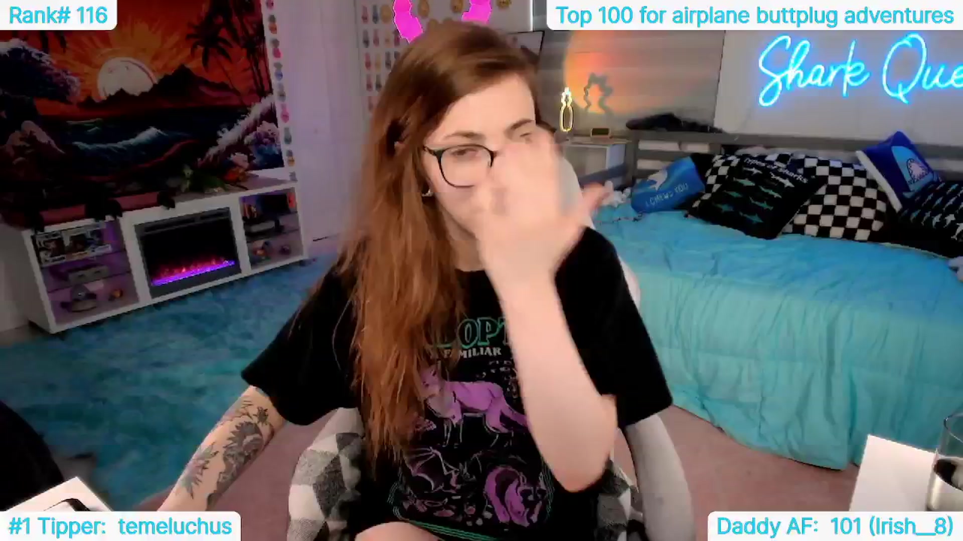 Gallery image thumbnail from TheSharkQueen's myfreecams stream on, 04/23/2024, 23:27 image 6 of 20