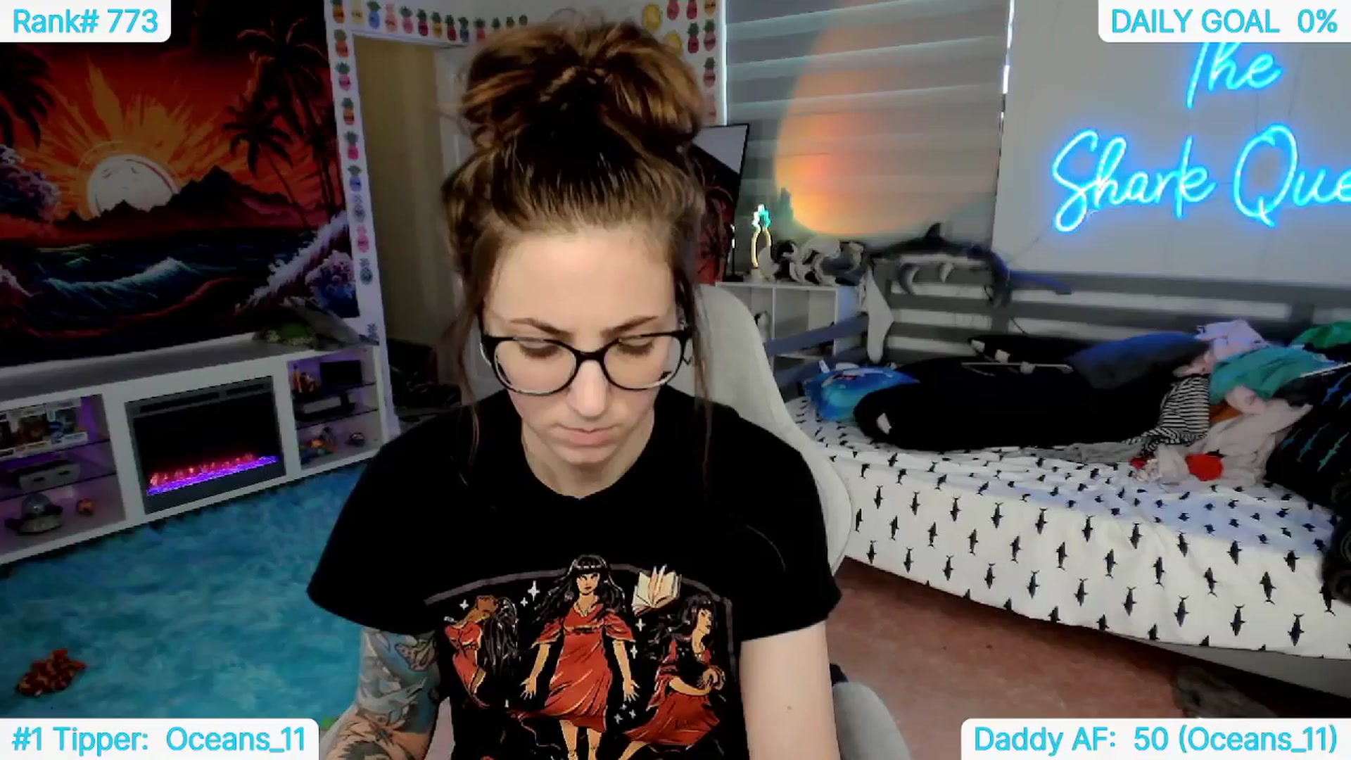 Gallery image thumbnail from TheSharkQueen's myfreecams stream on, 05/02/2024, 23:12 image 2 of 20