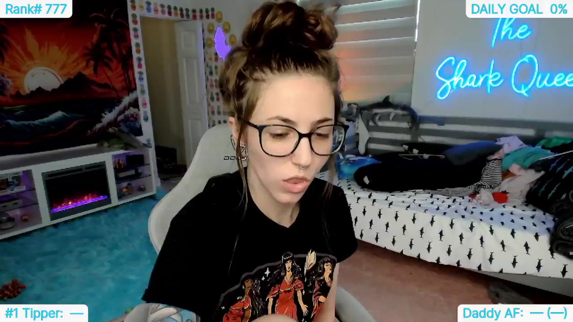 Gallery image thumbnail from TheSharkQueen's myfreecams stream on, 05/02/2024, 23:12 image 1 of 20