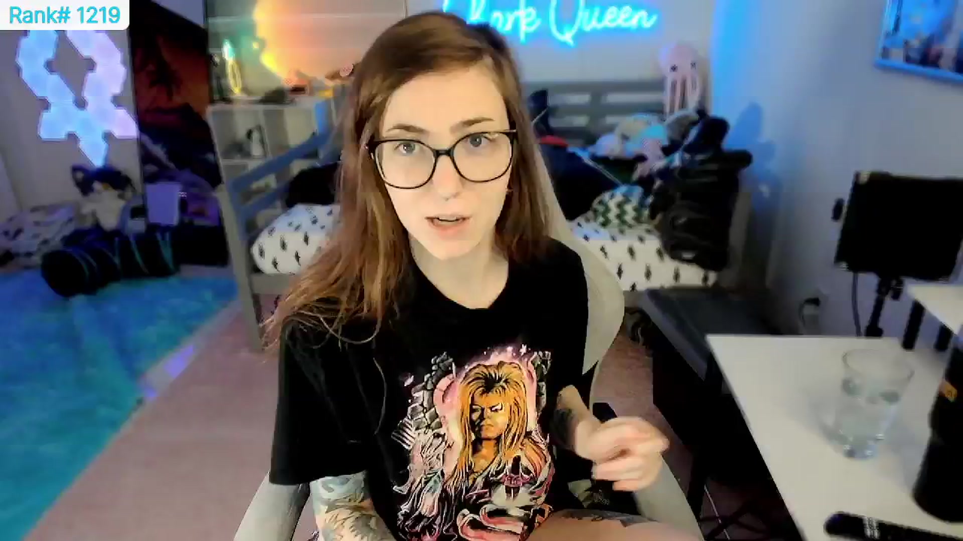 Gallery image thumbnail from TheSharkQueen's myfreecams stream on, 05/04/2024, 19:31 image 18 of 20