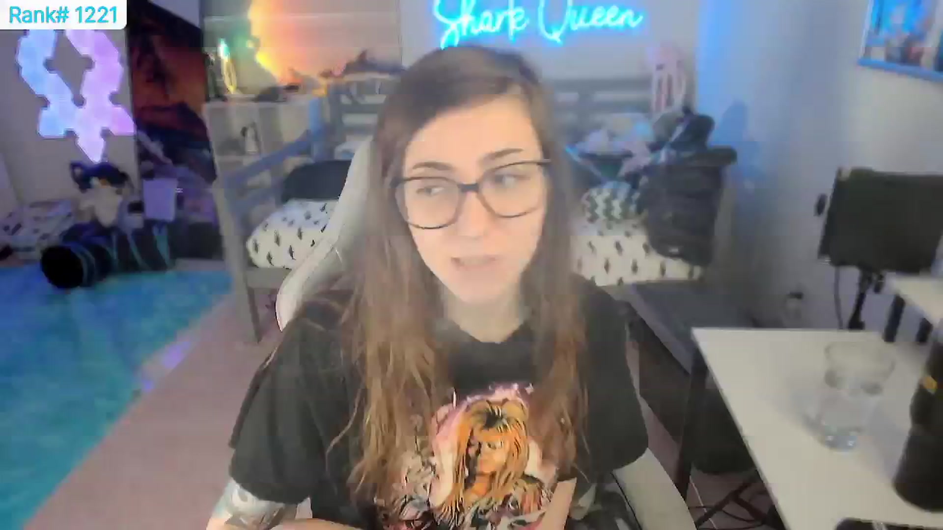 Gallery image thumbnail from TheSharkQueen's myfreecams stream on, 05/04/2024, 19:31 image 19 of 20